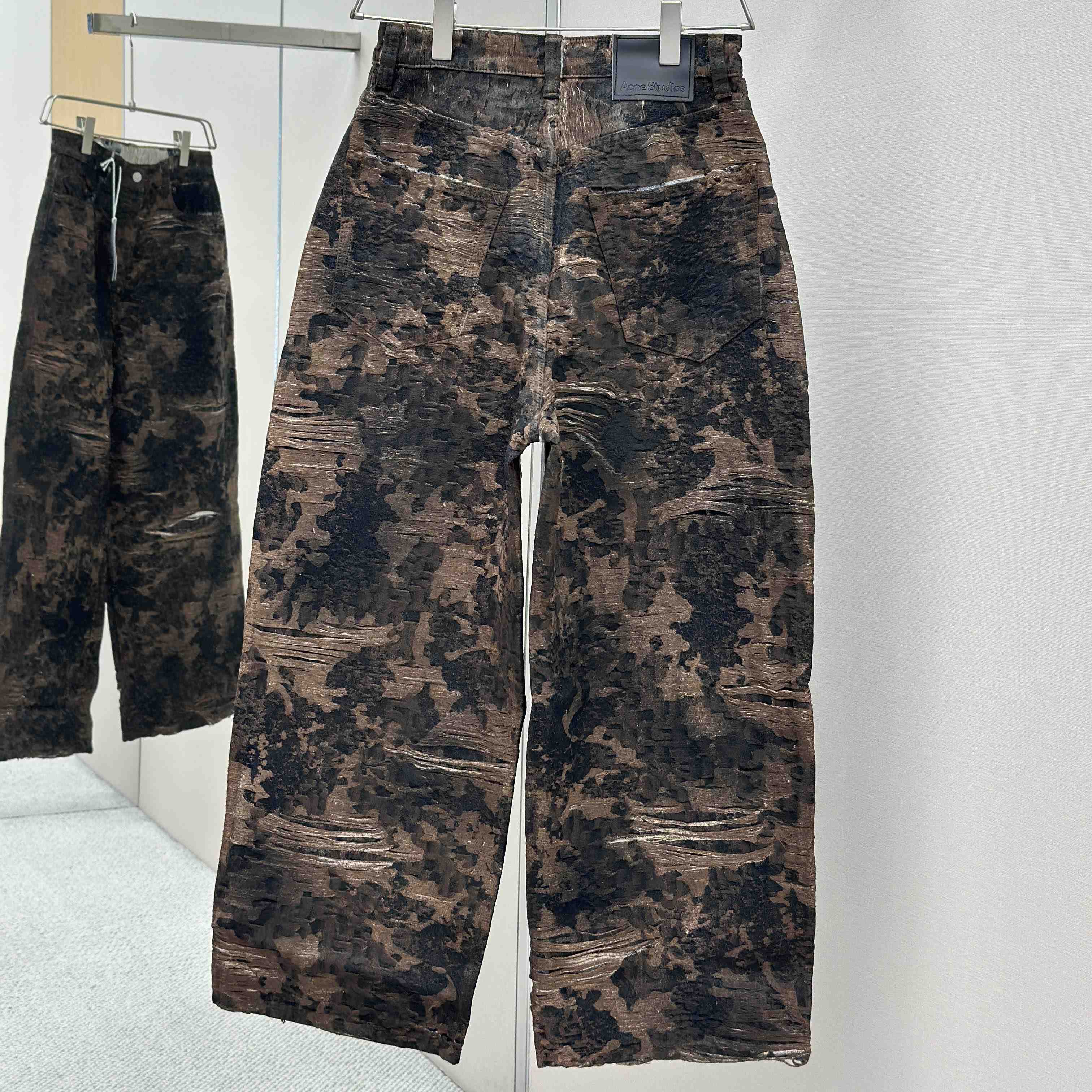 Acne Studios Loose Fit Jeans - 2023 - DesignerGu