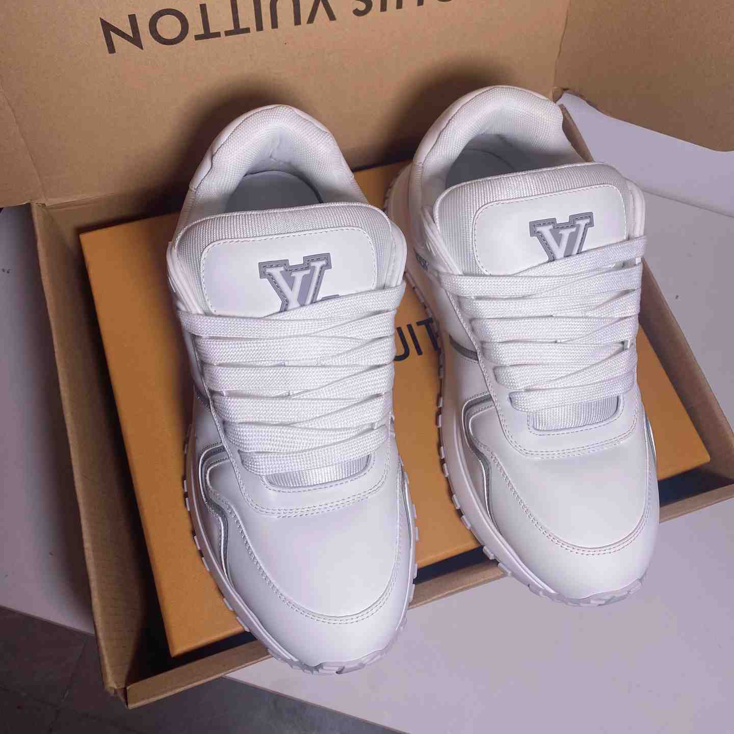 Louis Vuitton Run Away Maxi Sneaker   1AHSRM - DesignerGu