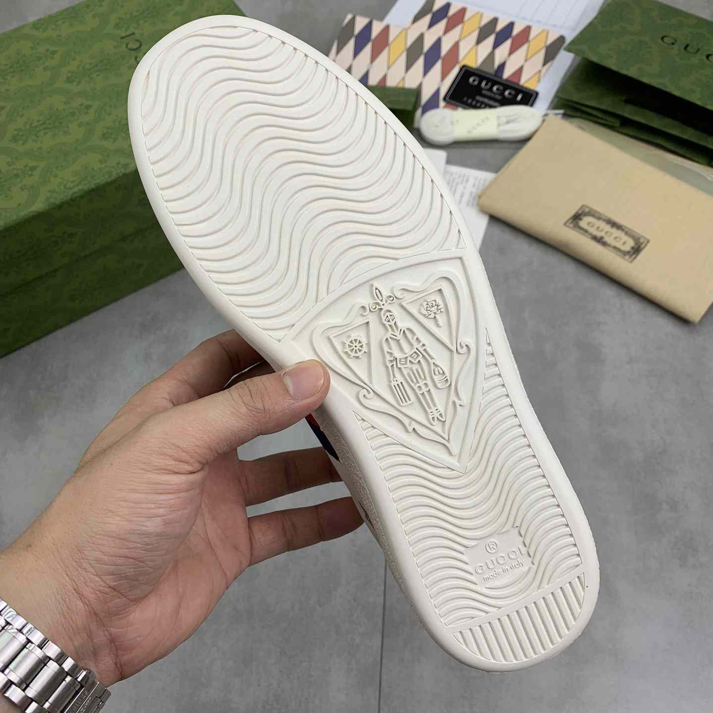 Gucci Ace Bees and Stars - DesignerGu