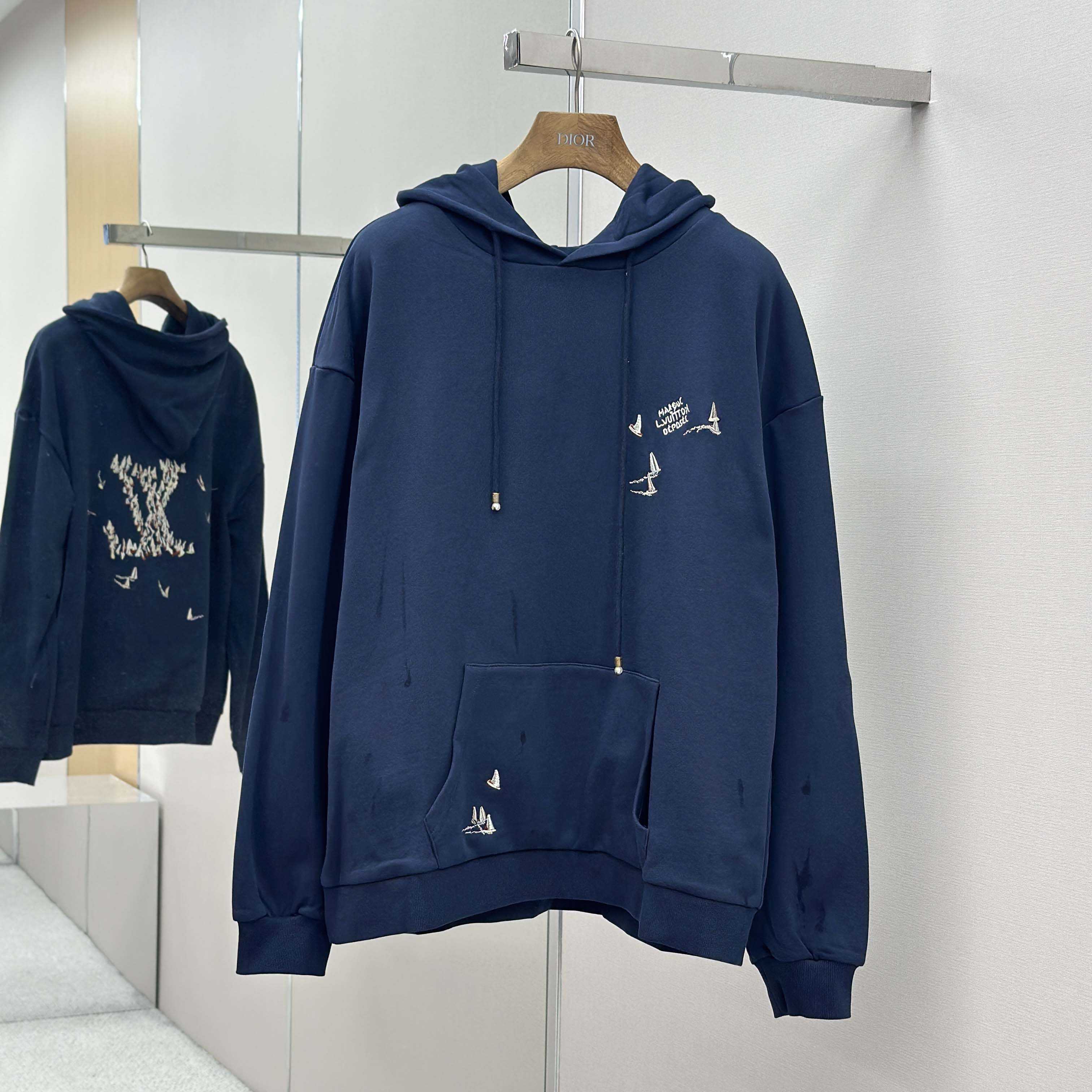 Louis Vuitton Embroidered Signature Hoodie   1AHW68 - DesignerGu