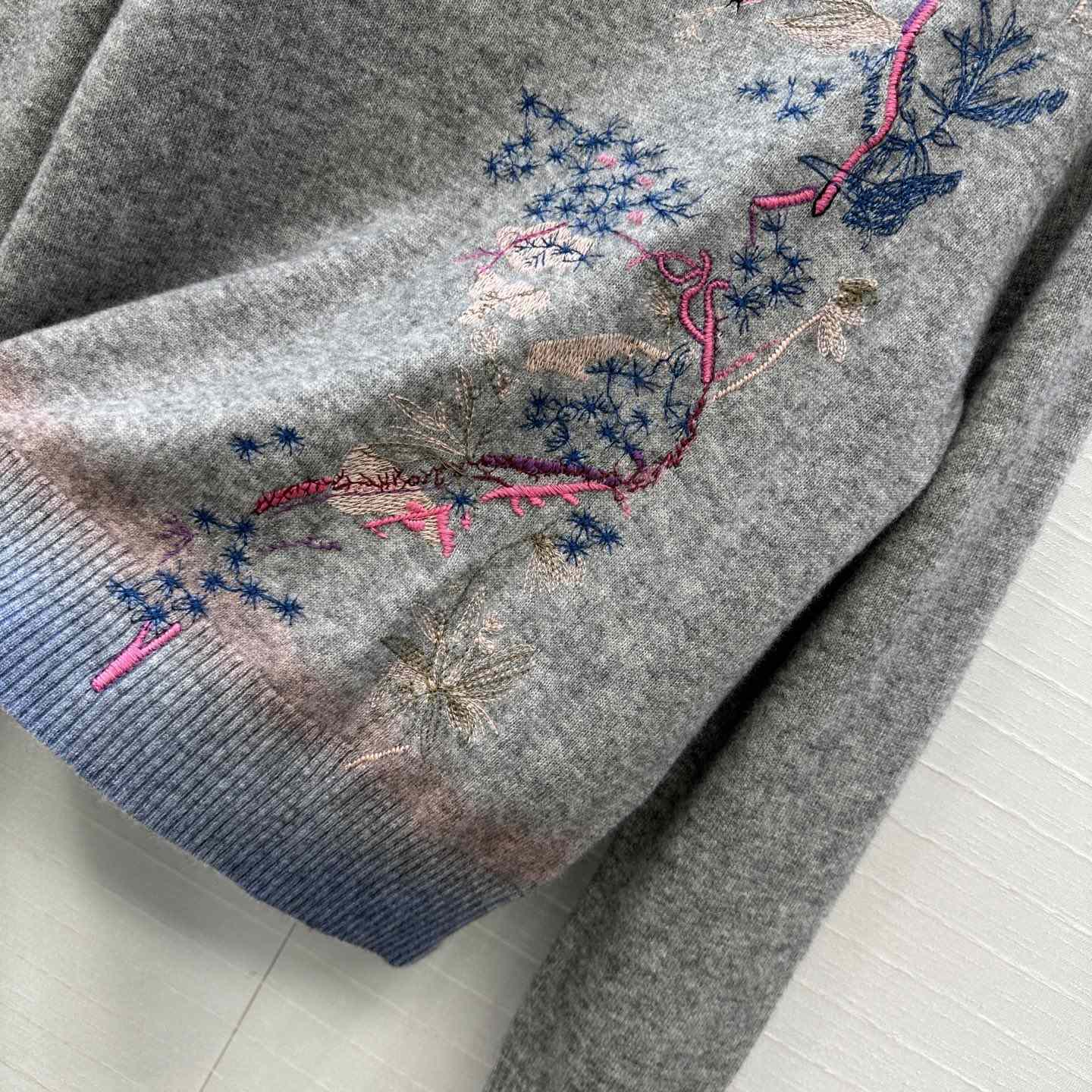 Dior Embroidered Sweater  - DesignerGu
