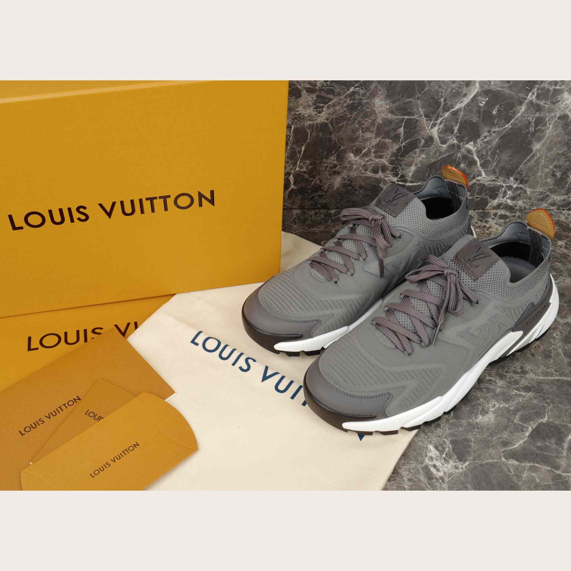 Louis Vuitton LV Runner Tatic Sneaker   1AILJM - DesignerGu