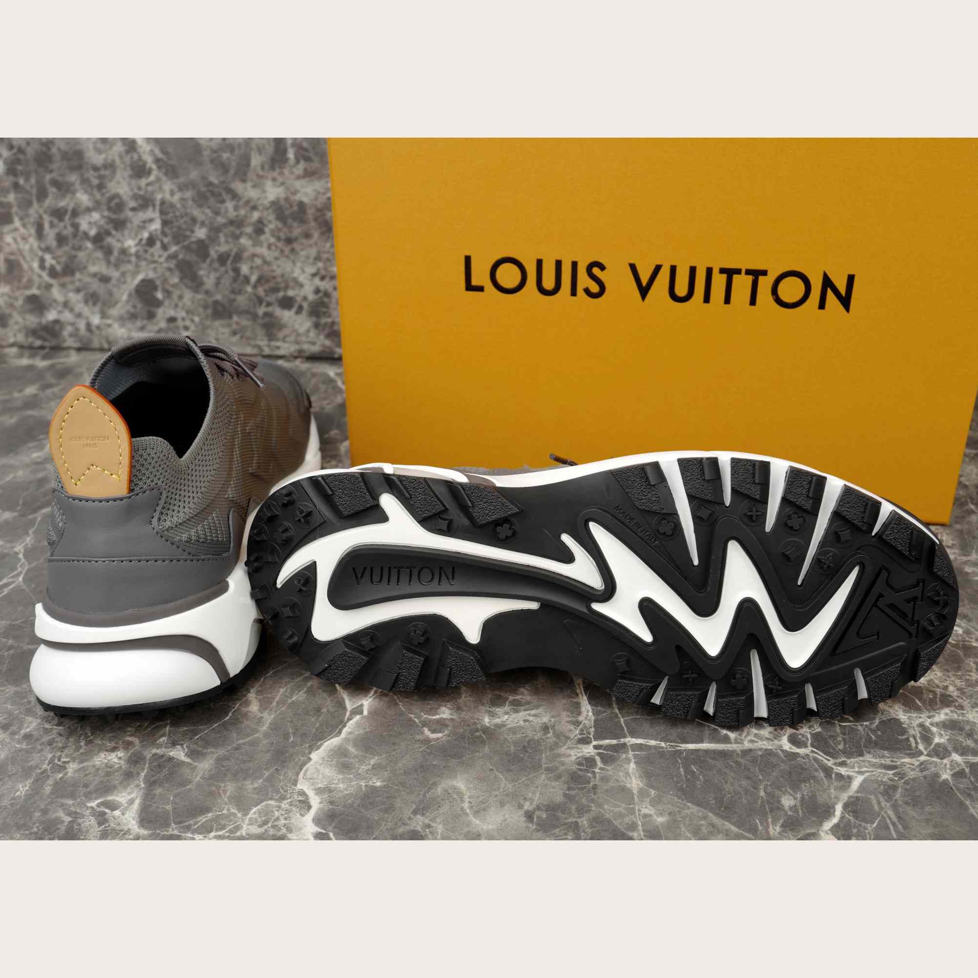 Louis Vuitton LV Runner Tatic Sneaker   1AILJM - DesignerGu