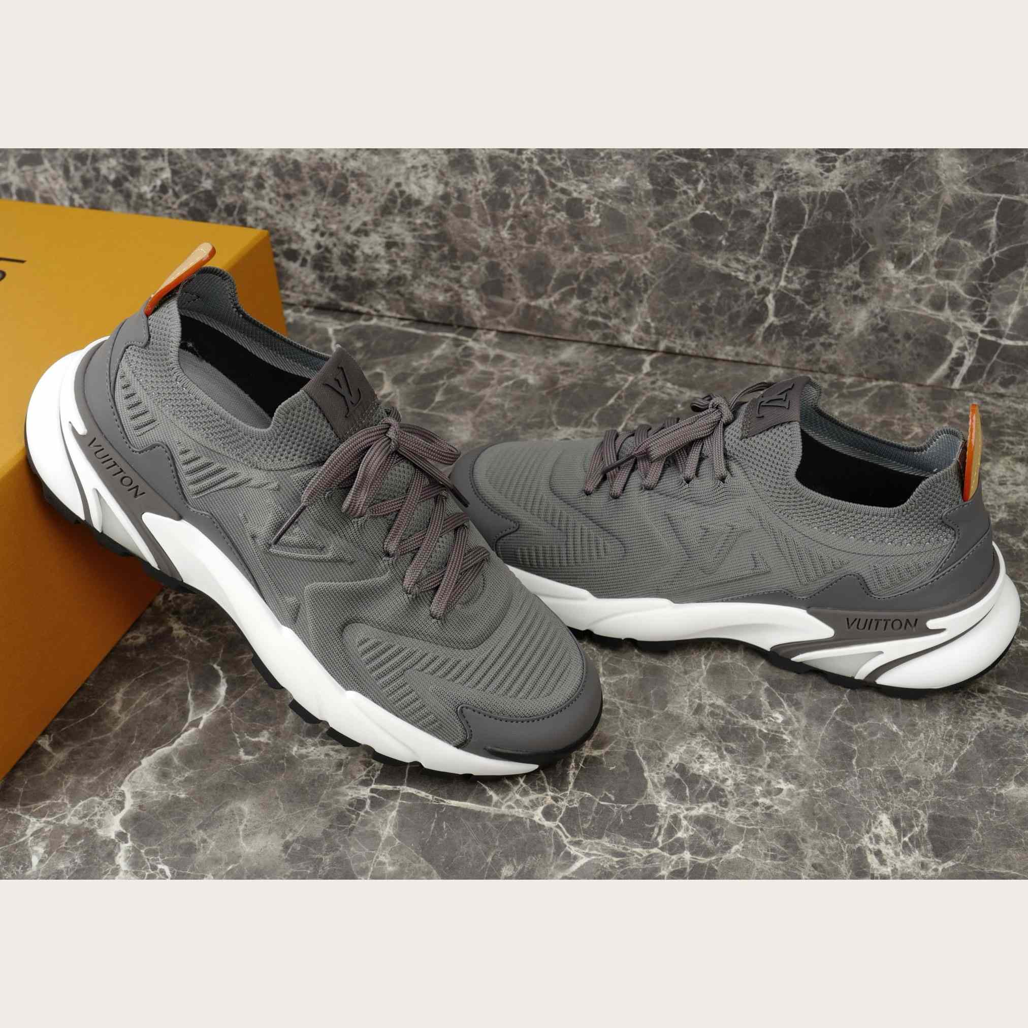 Louis Vuitton LV Runner Tatic Sneaker   1AILJM - DesignerGu