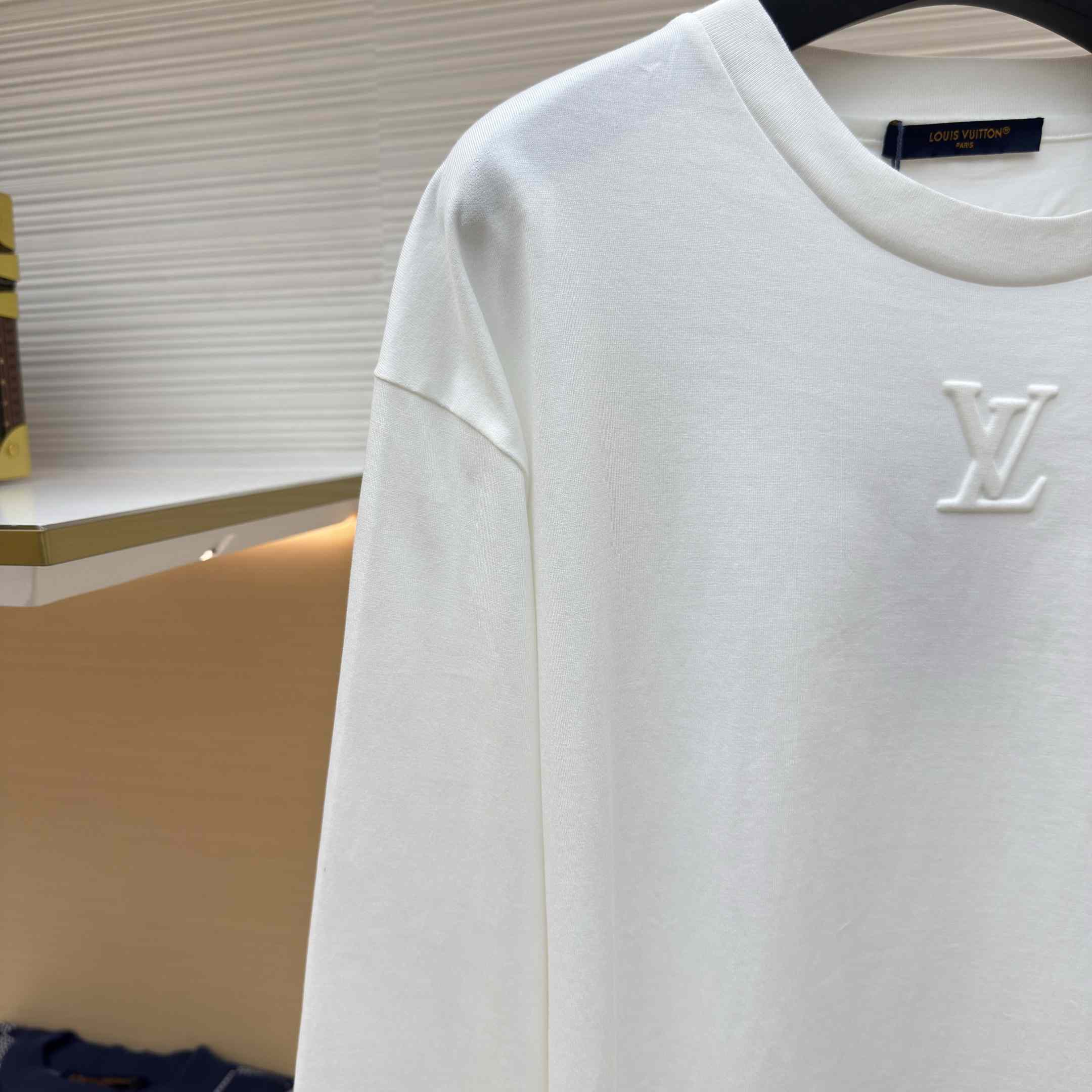 Louis Vuitton Embossed LV Long-Sleeved T-Shirt   1AIOIP - DesignerGu