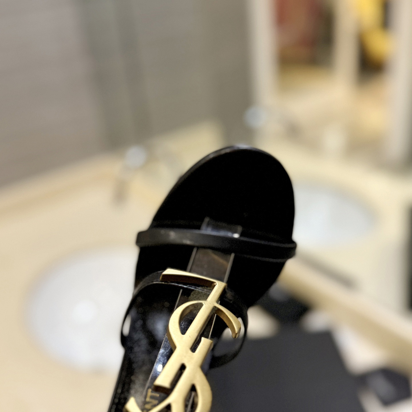Saint Laurent Cassandra Sandals In Patent Leather - DesignerGu