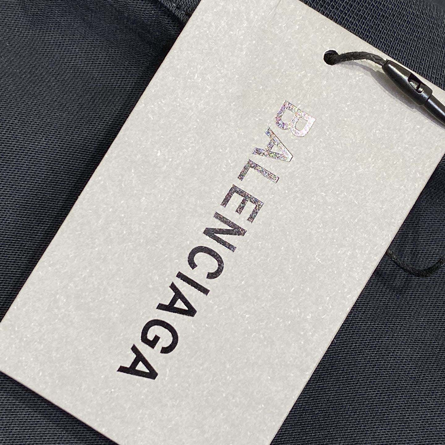 Balenciaga T-shirt Medium Fit - DesignerGu
