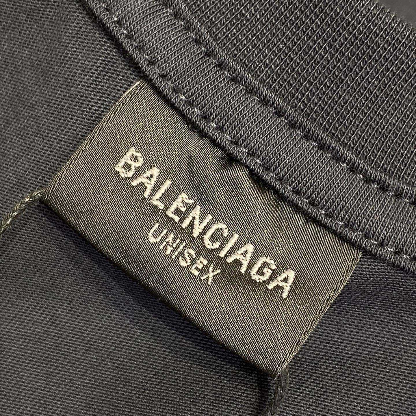 Balenciaga T-shirt Medium Fit - DesignerGu