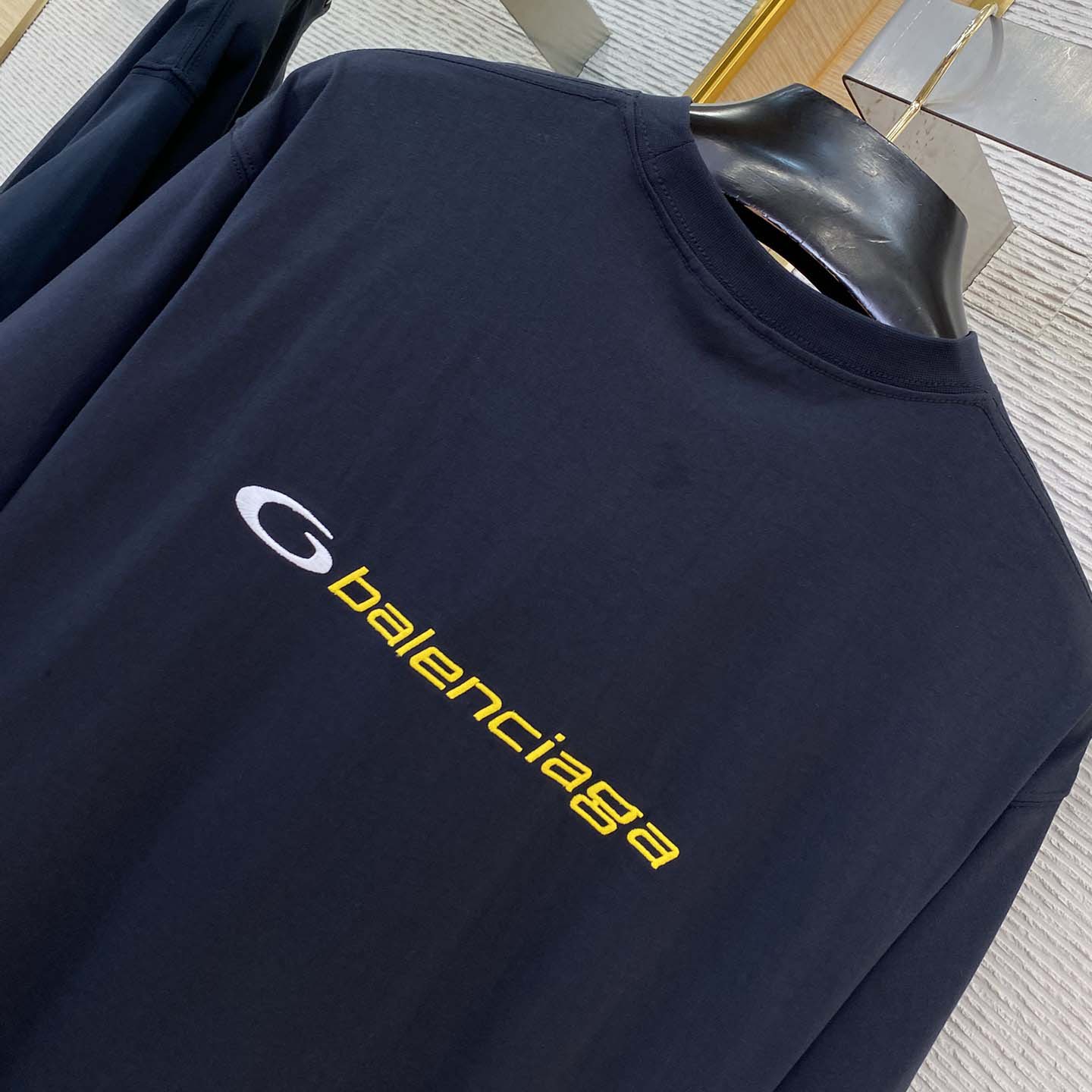 Balenciaga T-shirt Medium Fit - DesignerGu