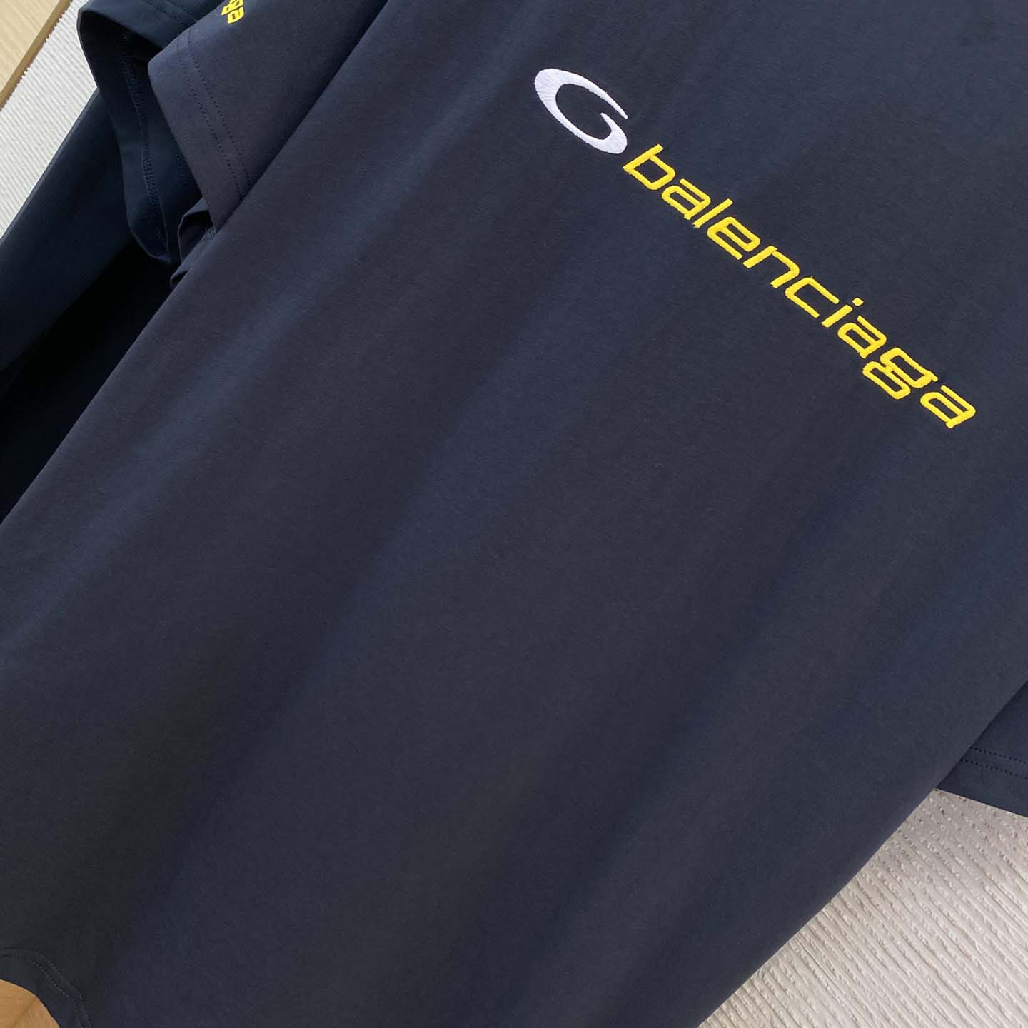 Balenciaga T-shirt Medium Fit - DesignerGu