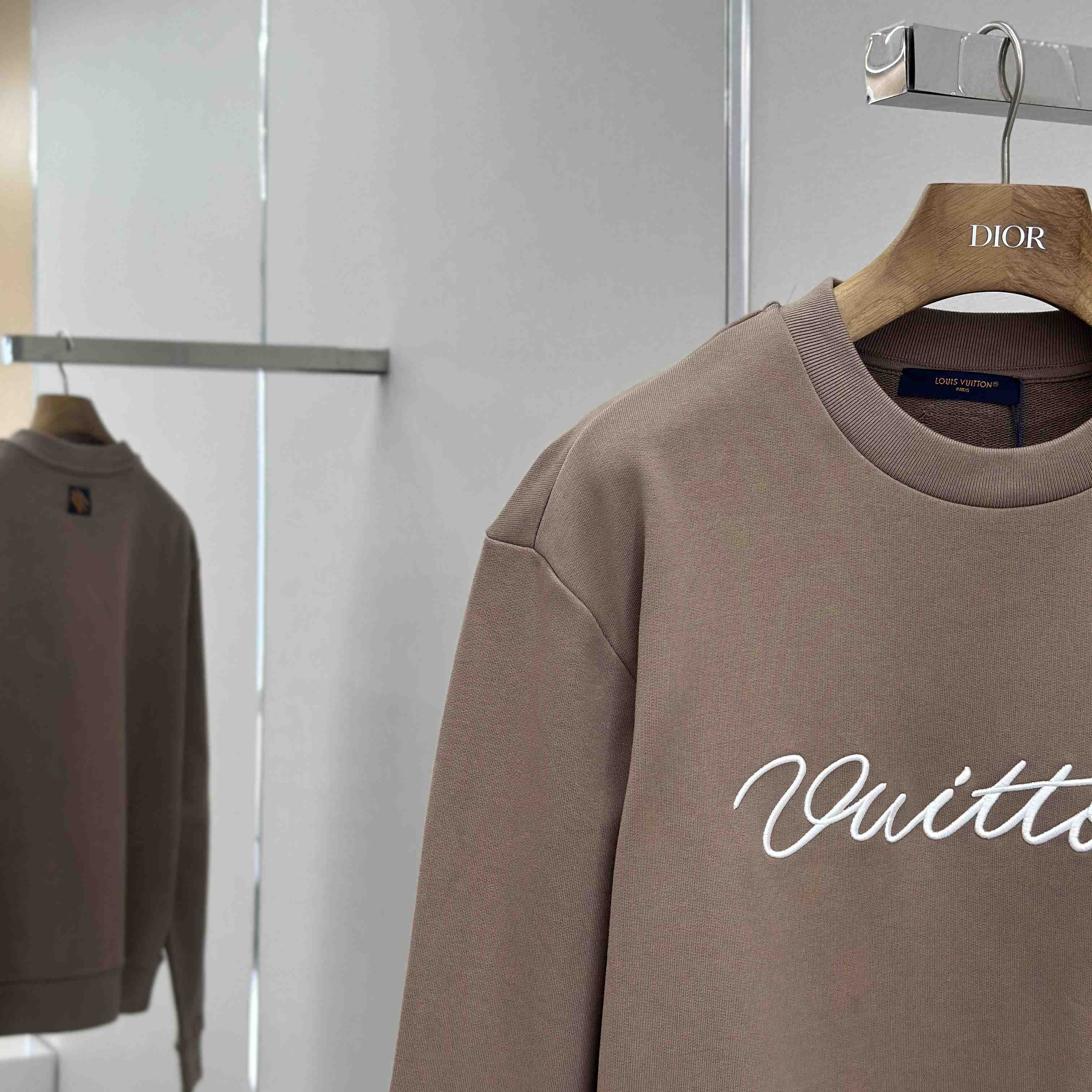 Louis Vuitton Embroidered Cotton Crewneck   1AHEFU - DesignerGu