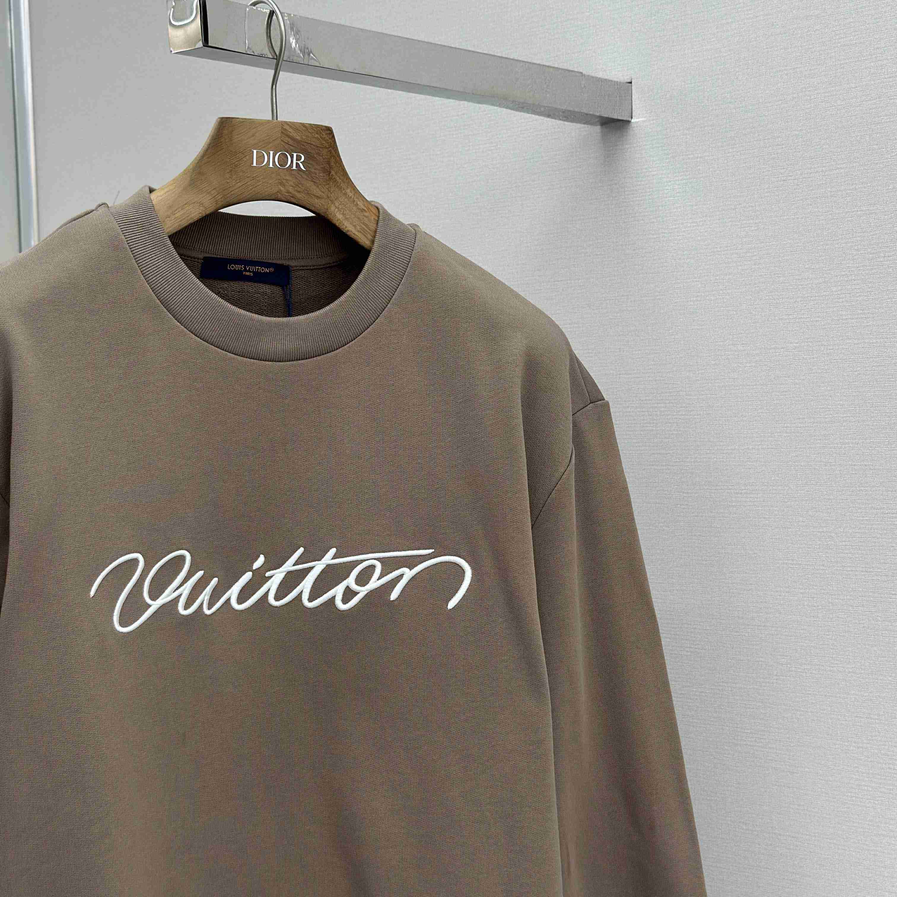 Louis Vuitton Embroidered Cotton Crewneck   1AHEFU - DesignerGu