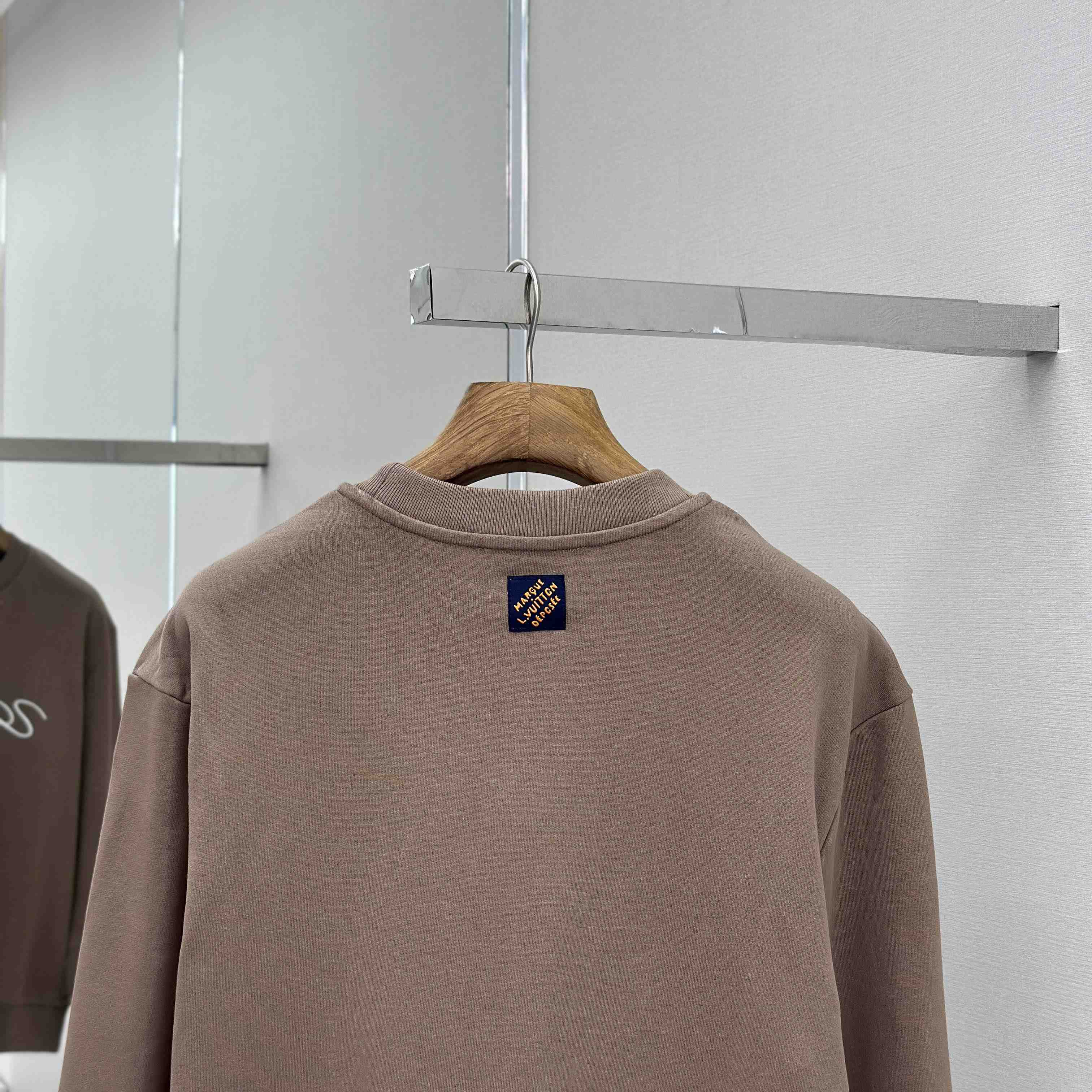 Louis Vuitton Embroidered Cotton Crewneck   1AHEFU - DesignerGu