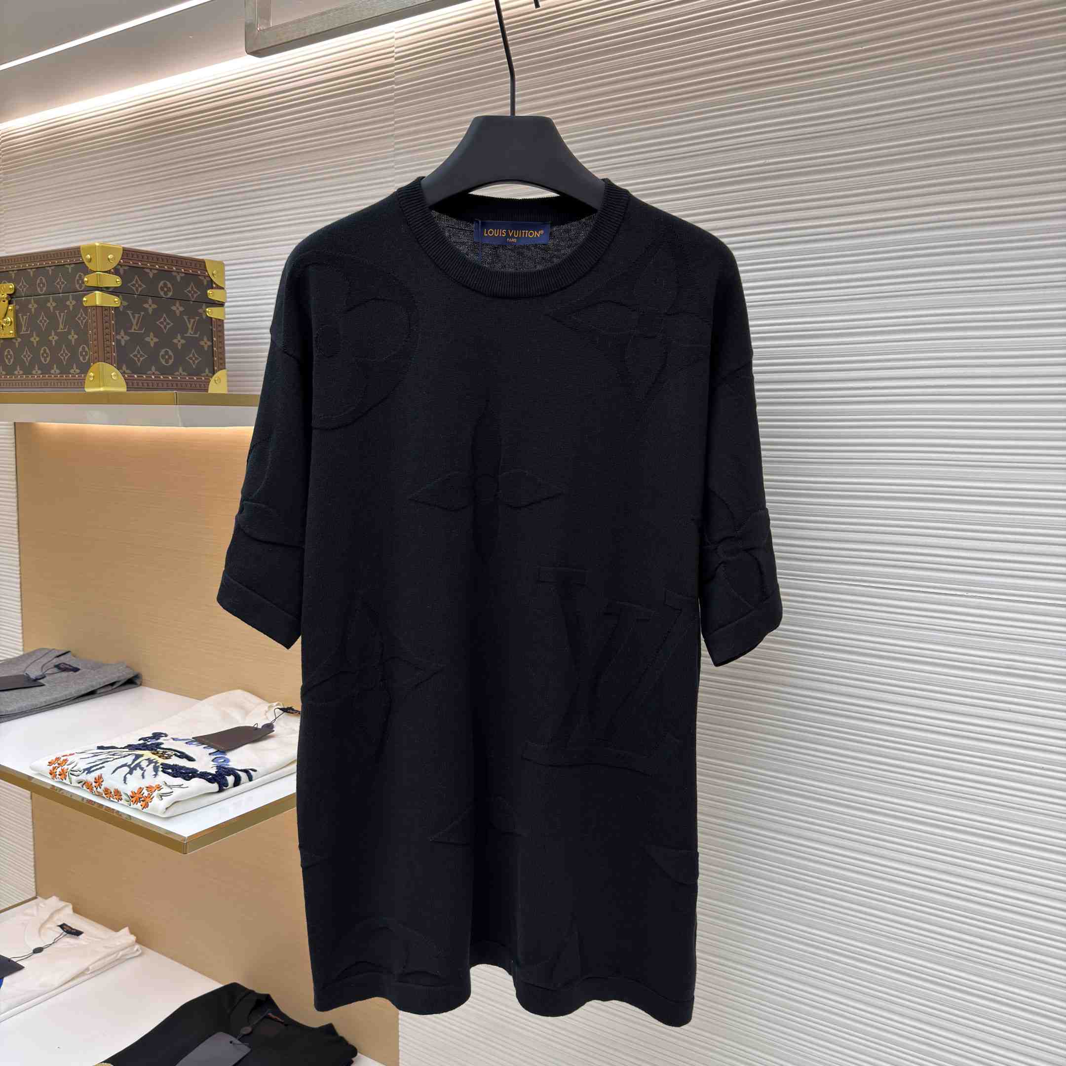 Louis Vuitton Monogram Short-Sleeved Cotton Crewneck    - DesignerGu