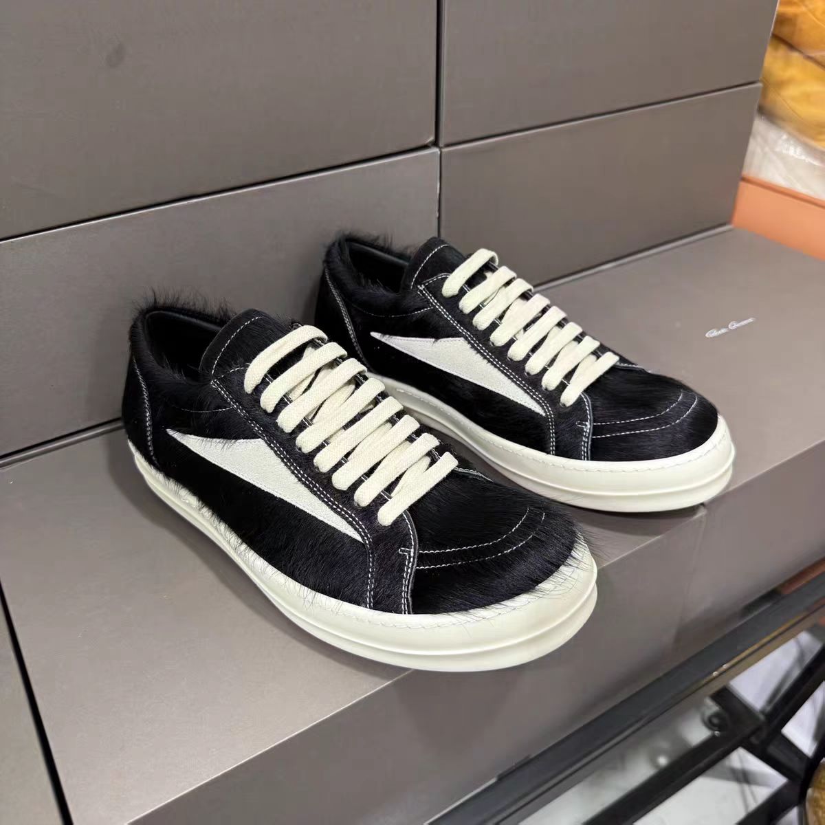Rick Owens Black Pony Hair Low Sneakers Rick Owens Black Pony Hair Low Sneakers - DesignerGu