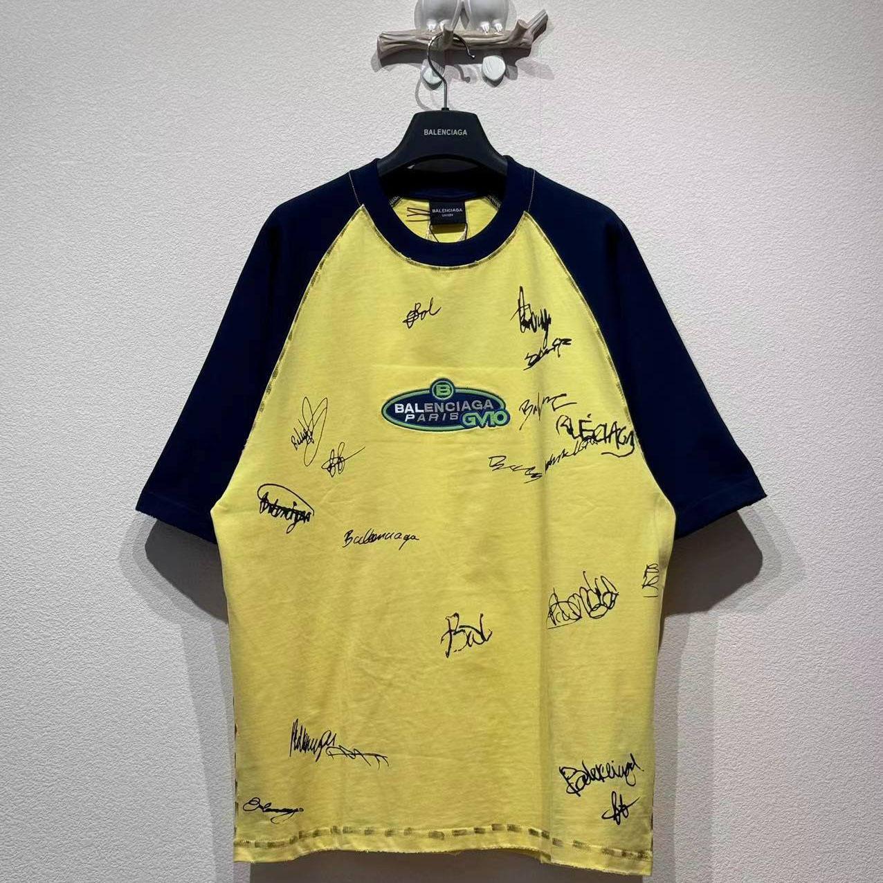 Balenciaga Banana Raglan Oversized T-Shirt  - DesignerGu