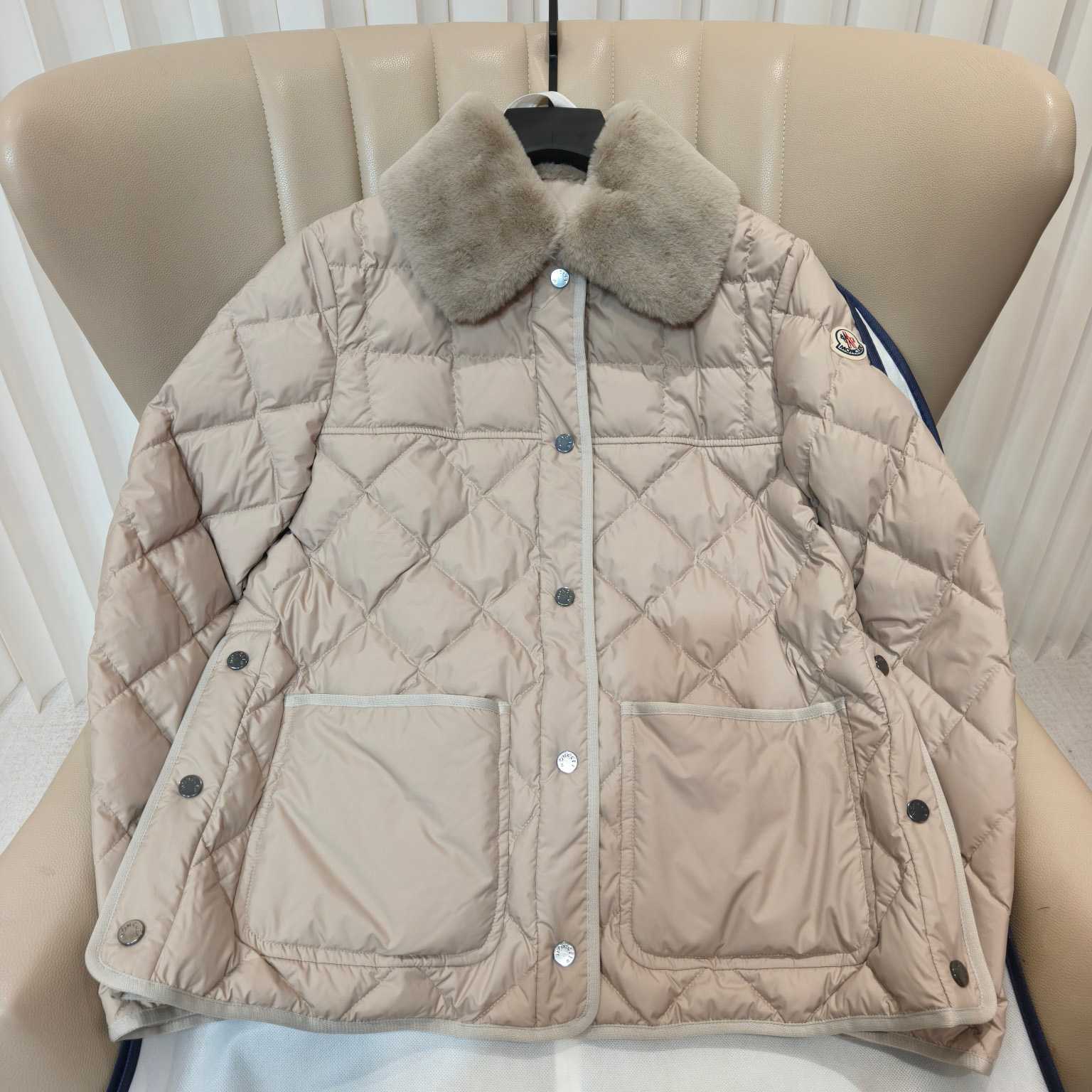 Moncler Cygne Faux Fur-Trimmed Short Down Jacket Moncler Cygne Faux Fur-Trimmed Short Down Jacket - DesignerGu