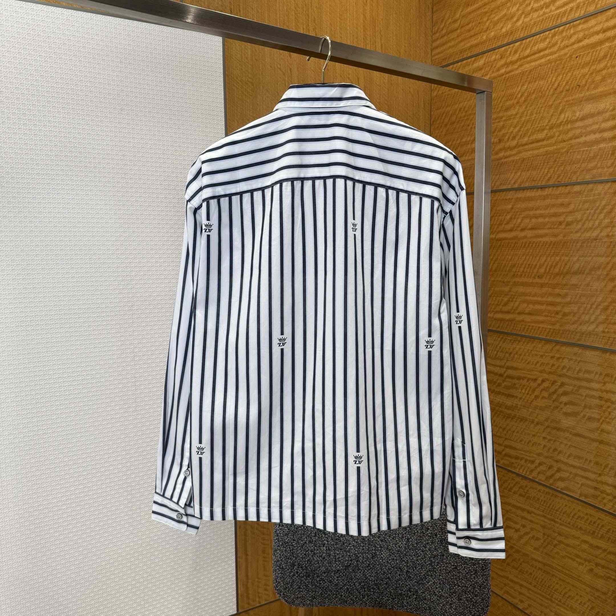 Louis Vuitton Long-Sleeved Zip-Up Shirt    1AIKA2 - DesignerGu