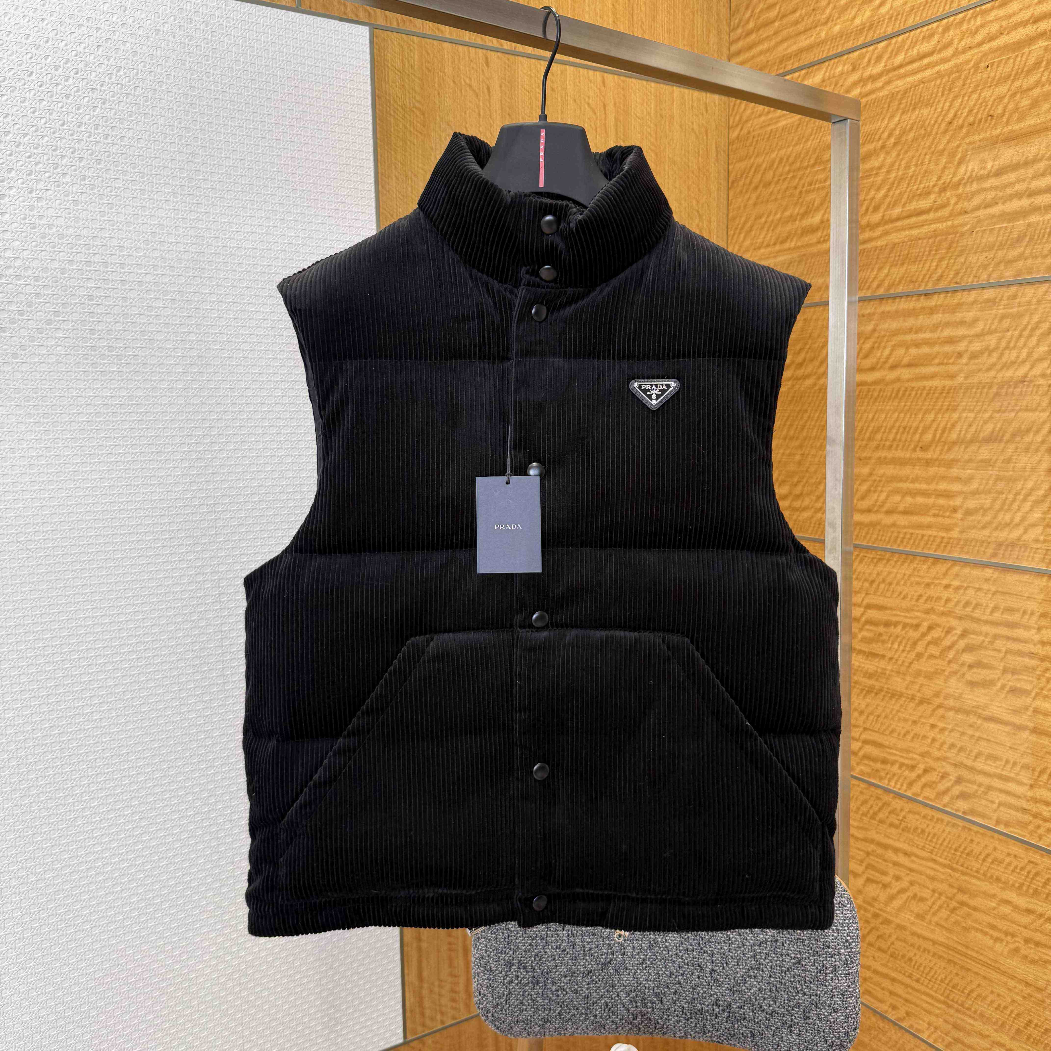 Prada Corduroy Gilet Prada Corduroy Gilet - DesignerGu