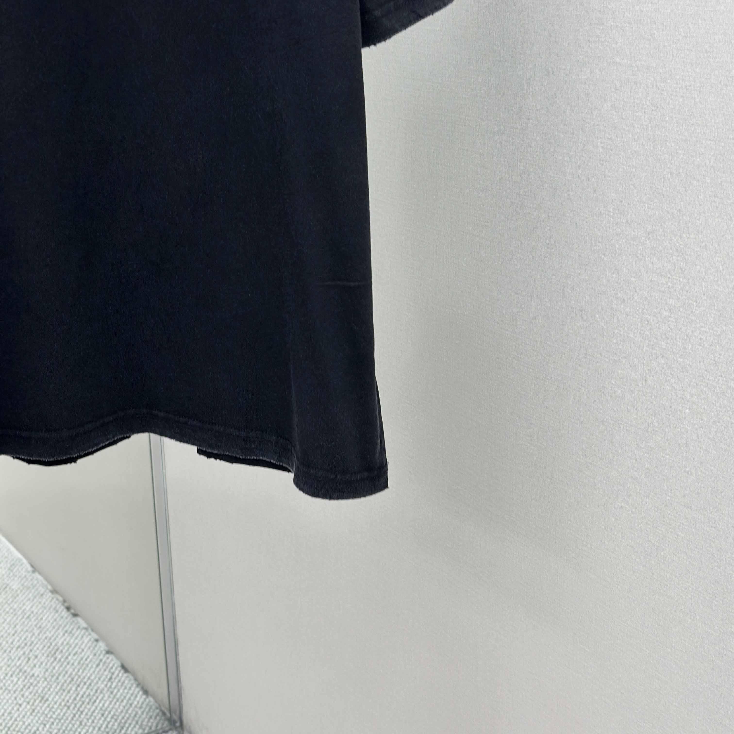 Balenciaga T-Shirt Medium Fit  - DesignerGu