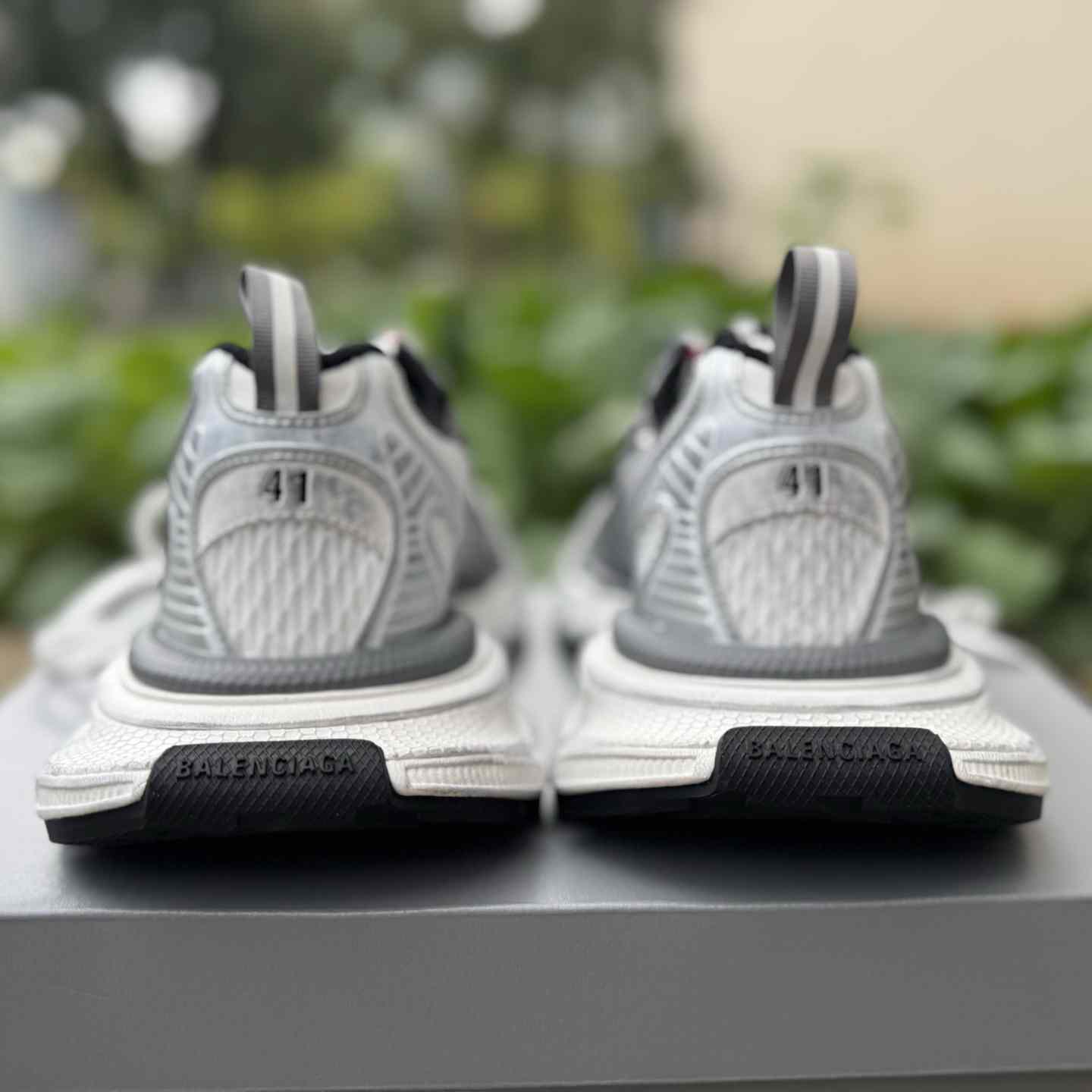 Balenciaga 3XL Mesh “Grey” Distressed Low-Top Dad Sneakers 840090 W3XSG 9239 - DesignerGu