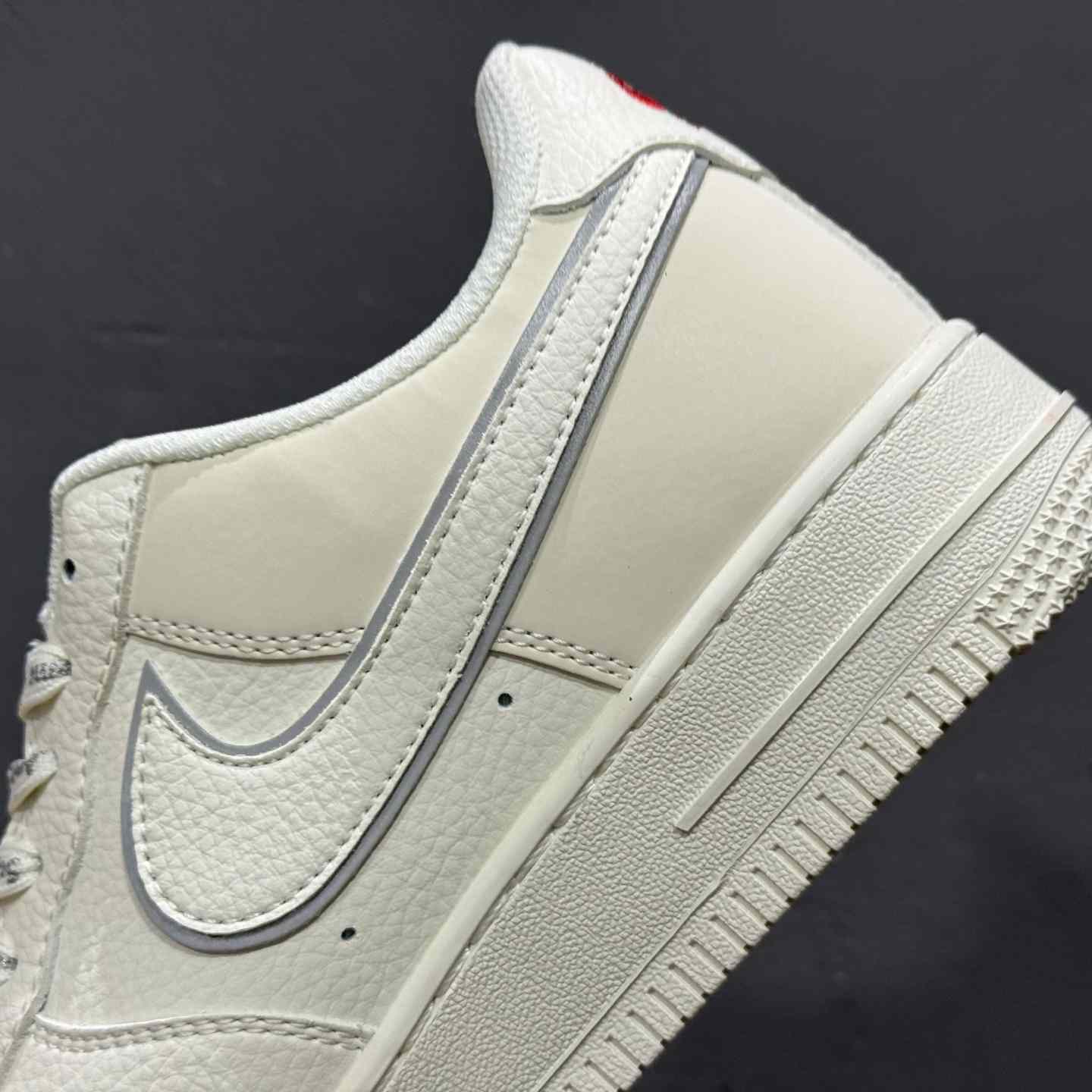 Supreme x Nike Air Force 1 ’07 Low “Sail / Red” – CS5288-052 - DesignerGu