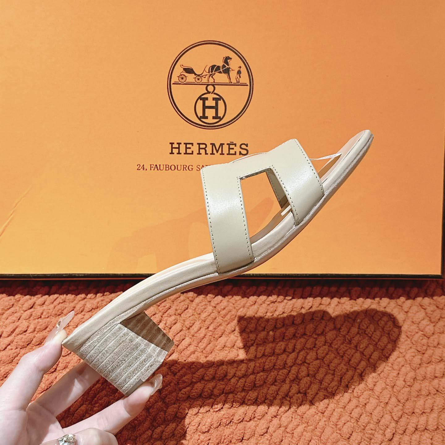 Hermes Oasis Sandal - DesignerGu