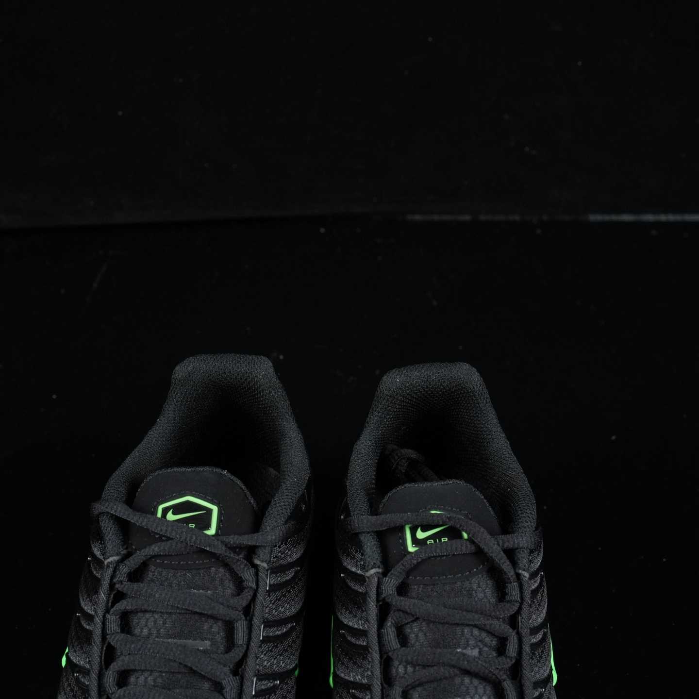 Nike Air Max Plus “Black Green Strike” Running Shoes DM0032-024 - DesignerGu