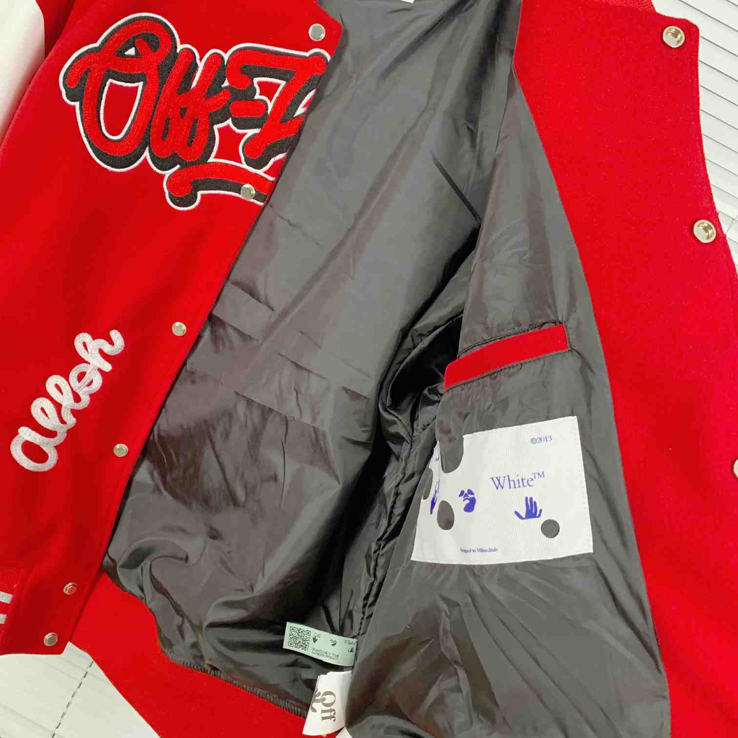 Off-White™ c/o Chicago Bulls Red Varsity - DesignerGu