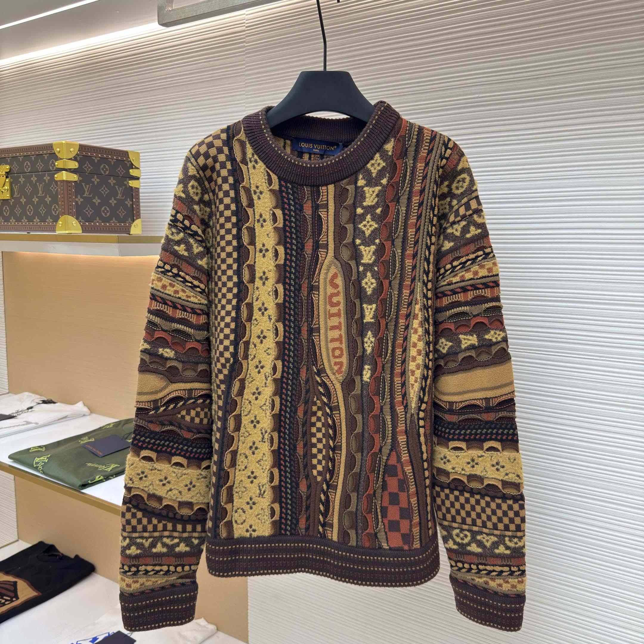 Louis Vuitton Long-Sleeved Crewneck   1AIMBI - DesignerGu