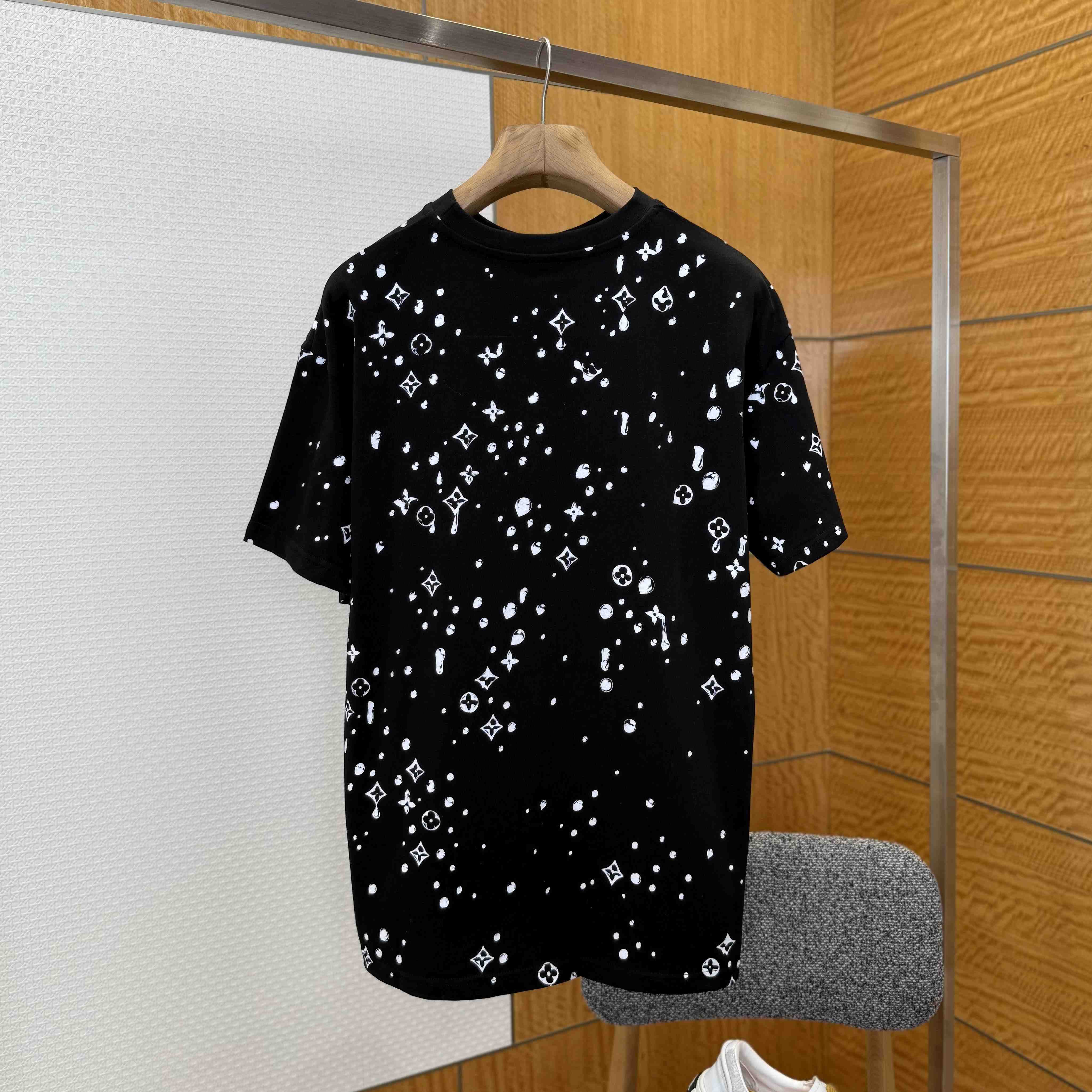 Louis Vuitton Monogram Short-Sleeved T-Shirt   1AJCBF - DesignerGu