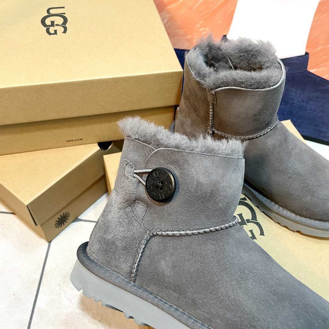 Ugg Boots - DesignerGu