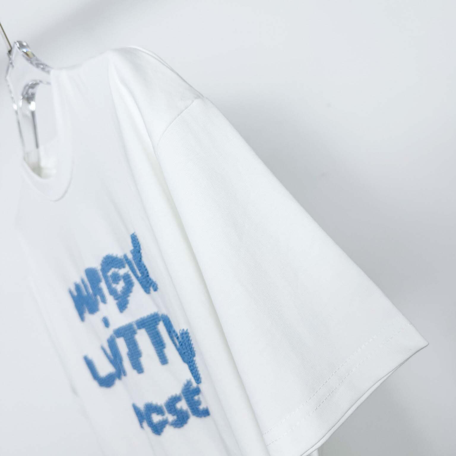 Louis Vuitton Embroidered Signature T-Shirt   1AIKD9 - DesignerGu