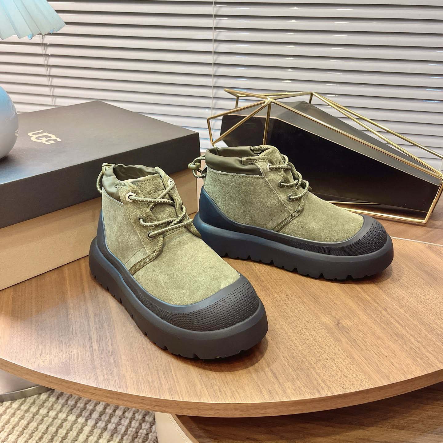 UGG Neumel Weather Hybrid Chukka - DesignerGu