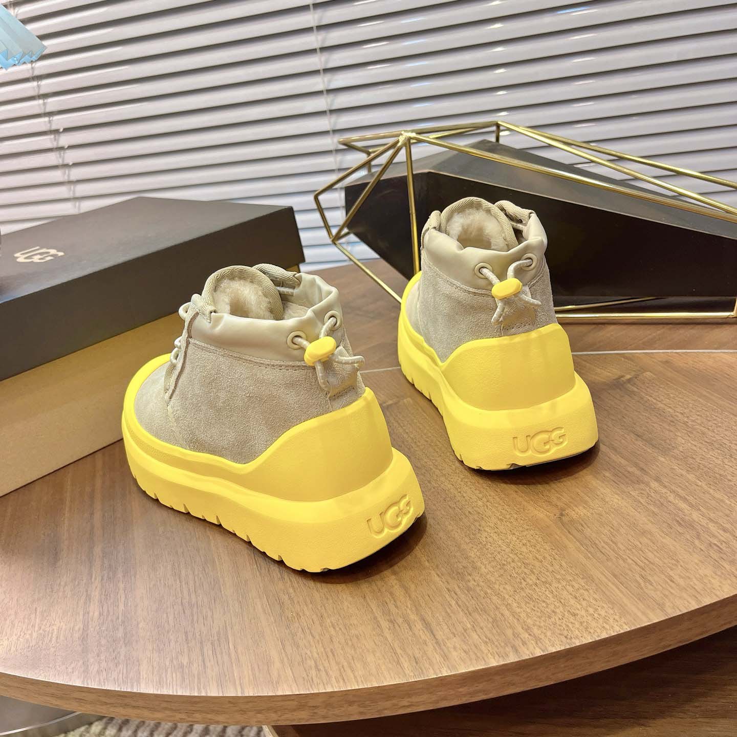 UGG Neumel Weather Hybrid Chukka - DesignerGu