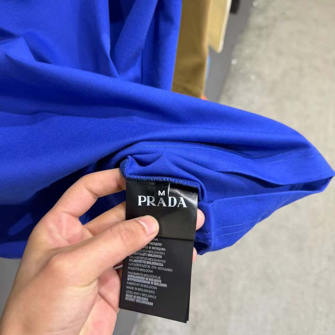 Prada Logo Cotton Tee - DesignerGu