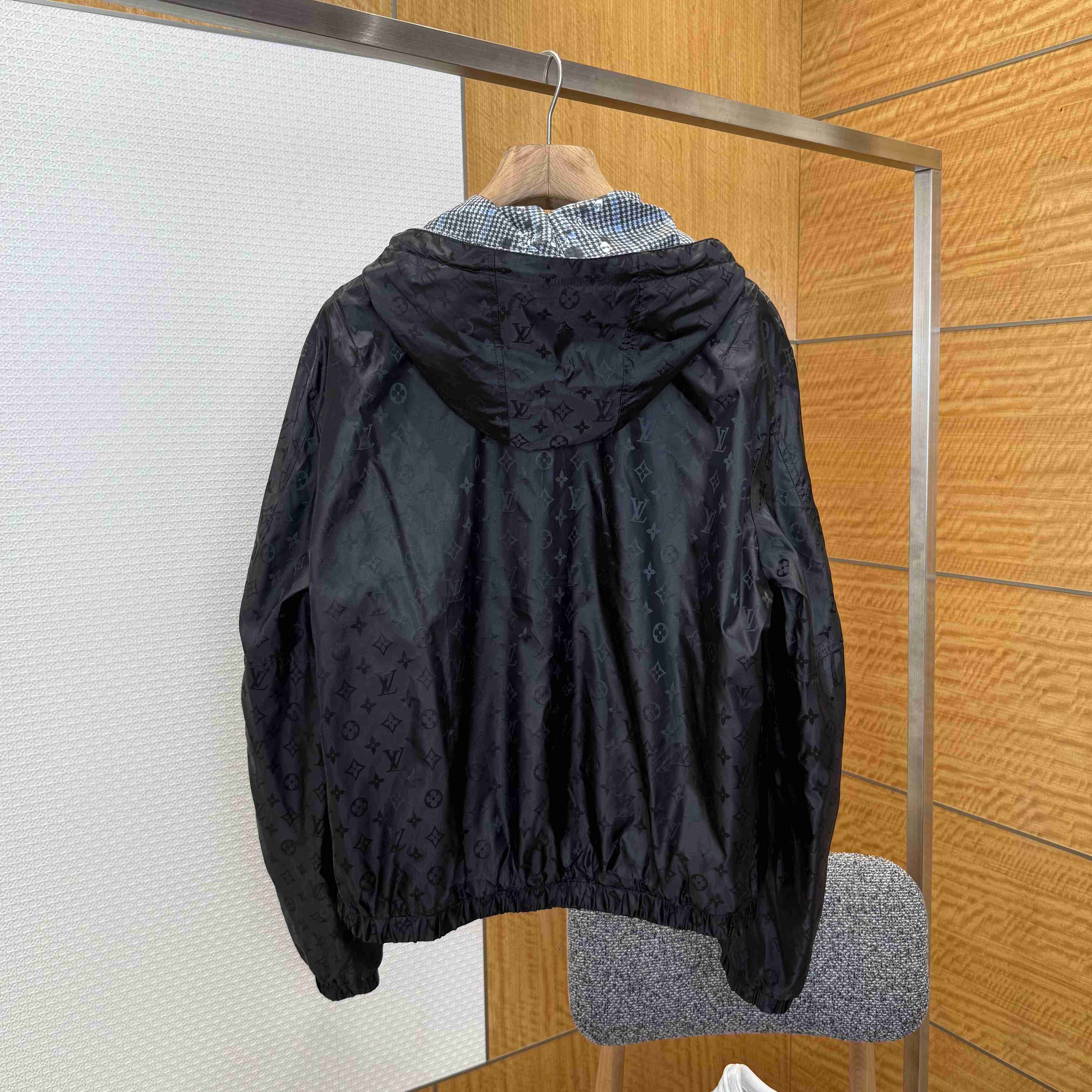 Louis Vuitton Monogram Reversible Windbreaker   1AJBF8 - DesignerGu