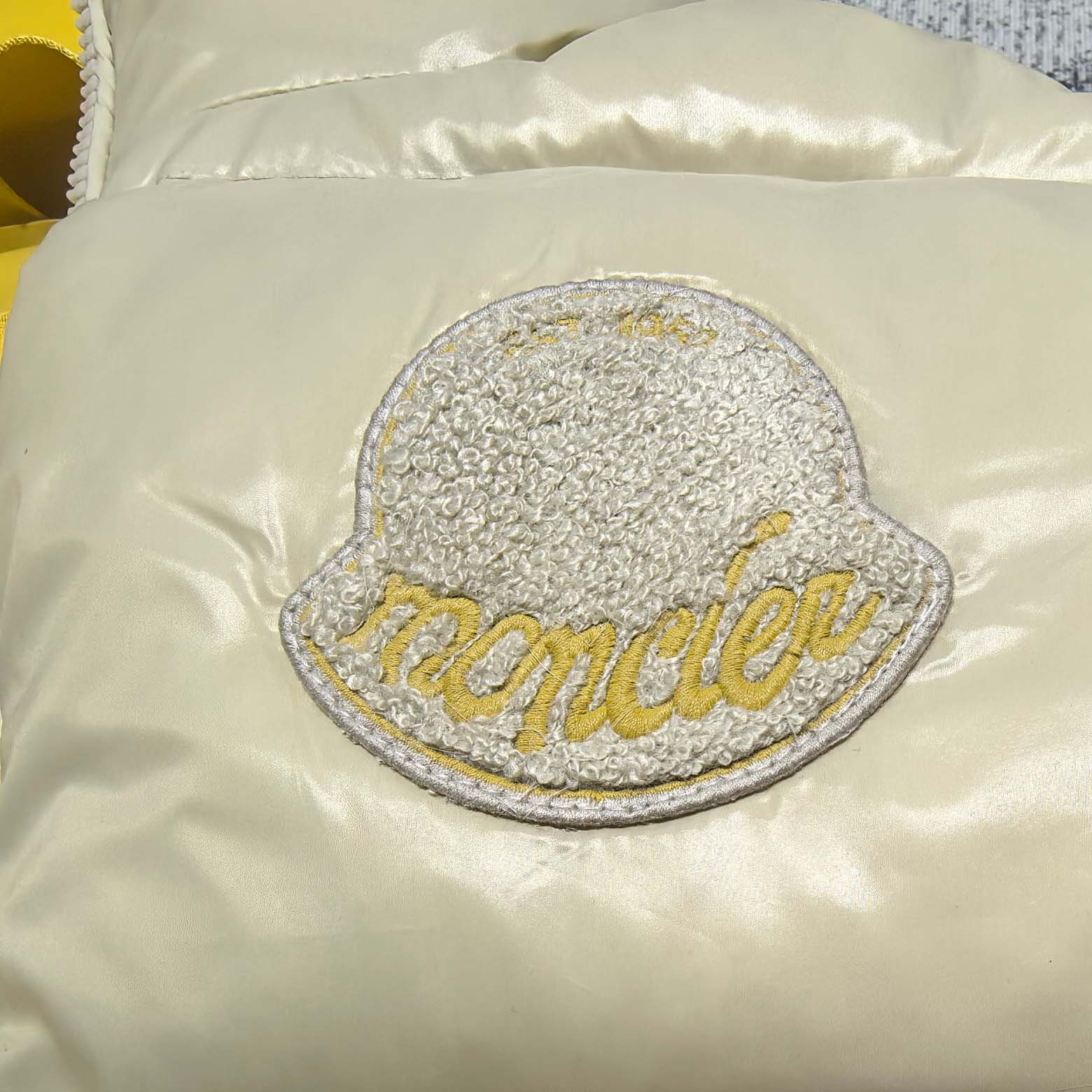 Moncler Lipsi Down Vest - DesignerGu