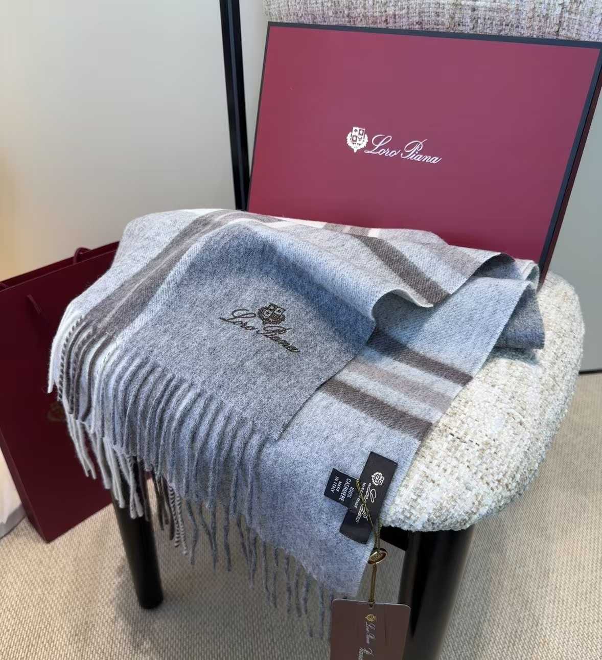 Loro Piana Scarf - DesignerGu