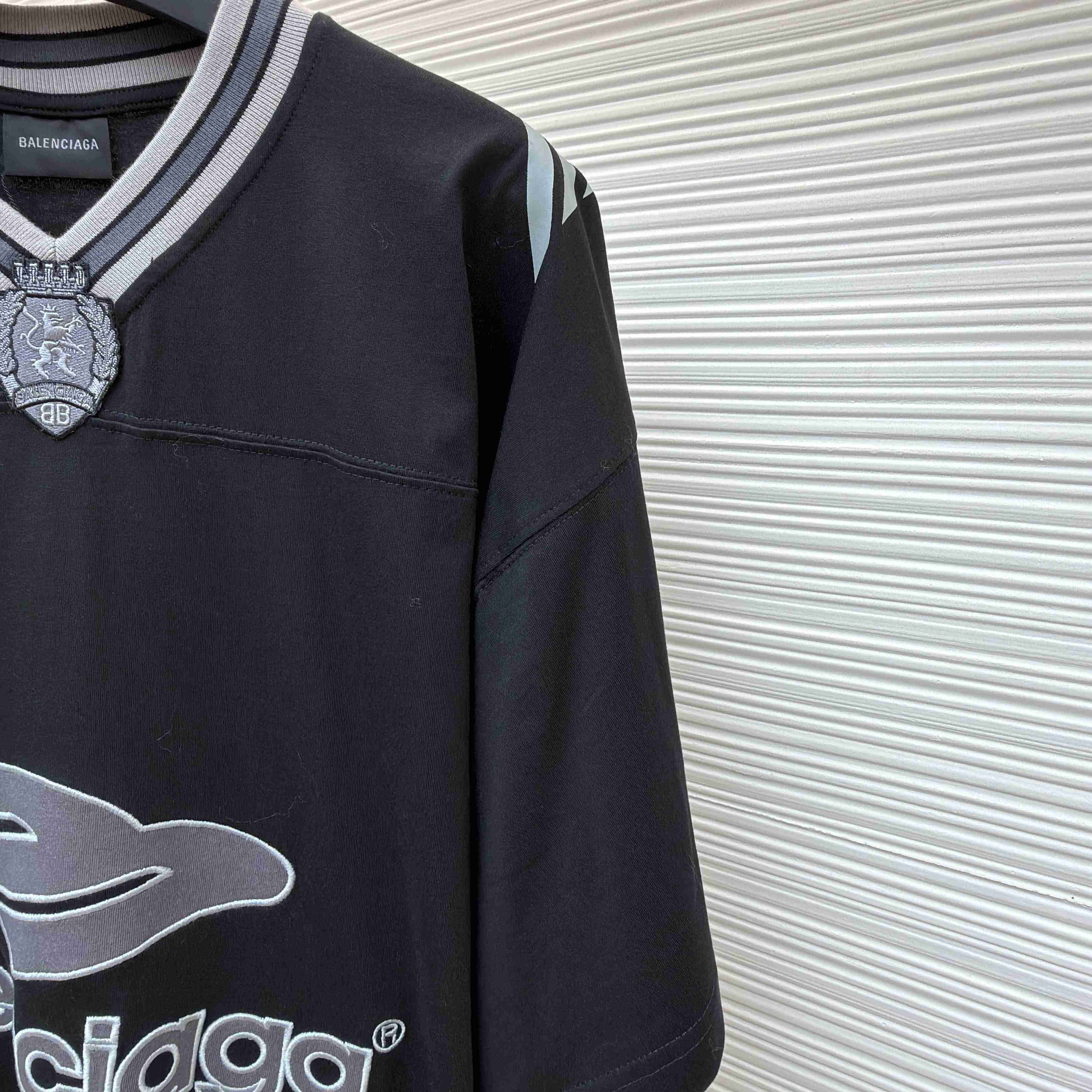 Balenciaga B Football V-Neck T-Shirt Oversized In Black - DesignerGu