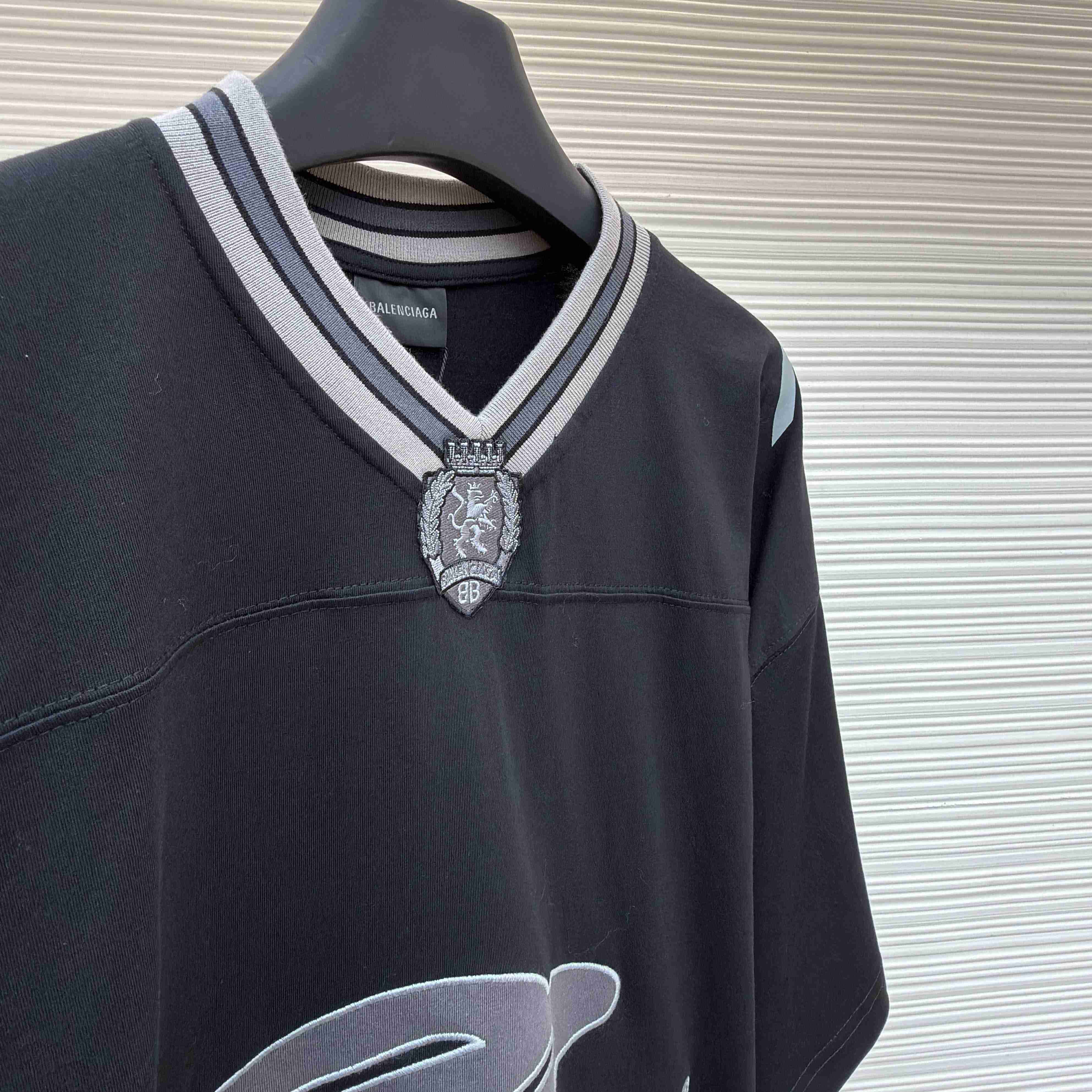 Balenciaga B Football V-Neck T-Shirt Oversized In Black - DesignerGu