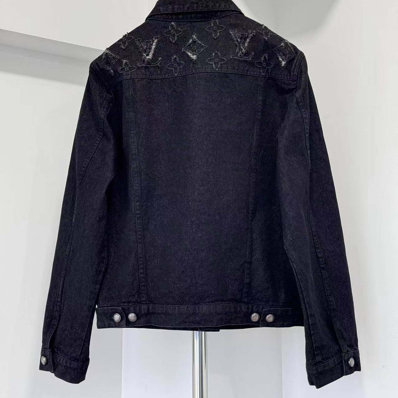 Louis Vuitton Monogram Destroy Denim Trucker Jacket - DesignerGu