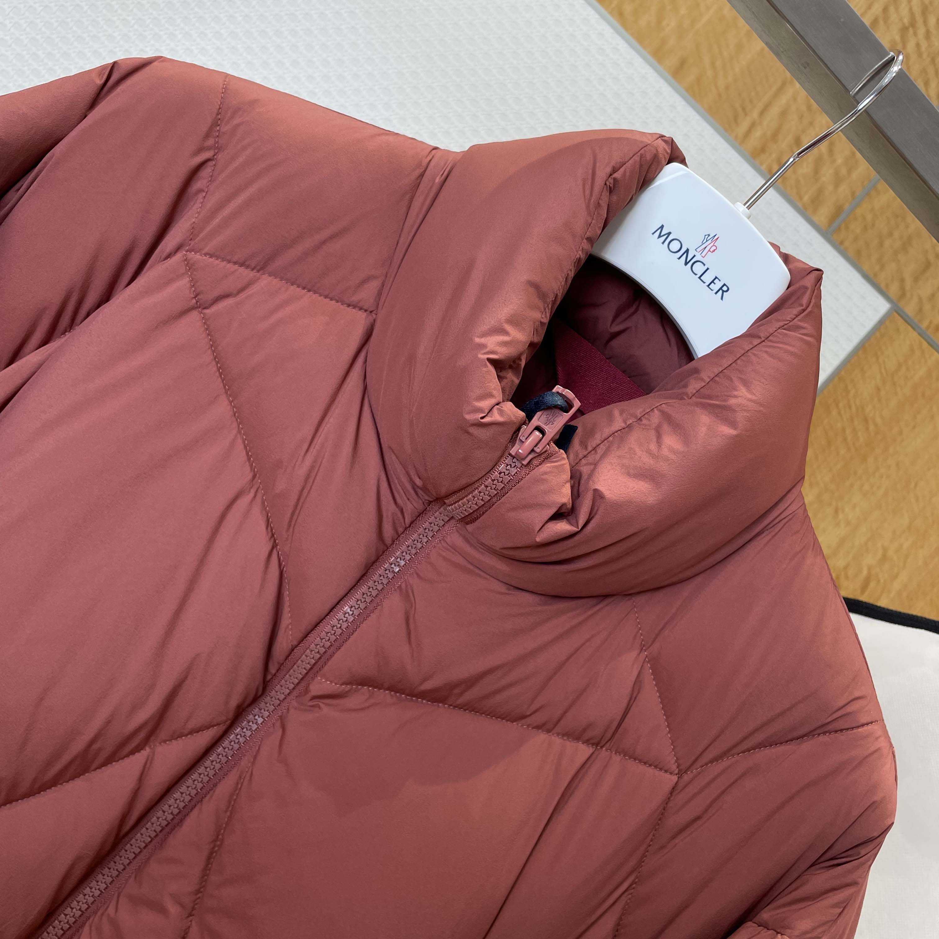 Moncler Vardar Short Down Jacket - DesignerGu