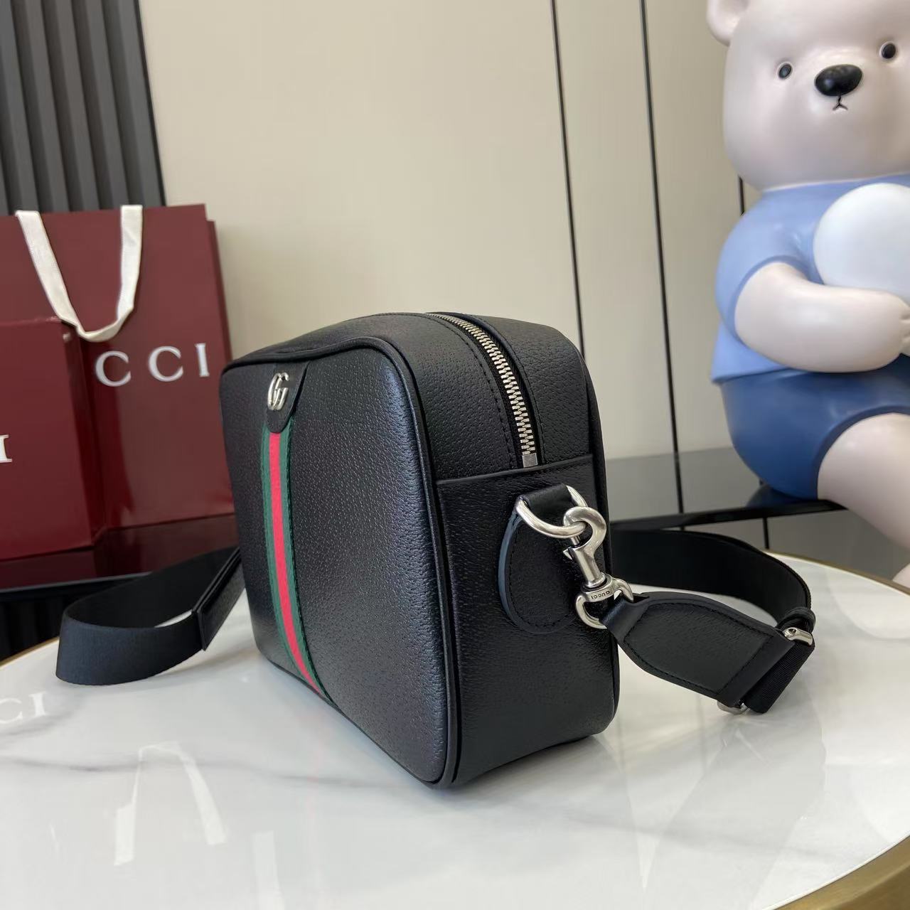 Gucci Ophidia medium crossbody bag - DesignerGu