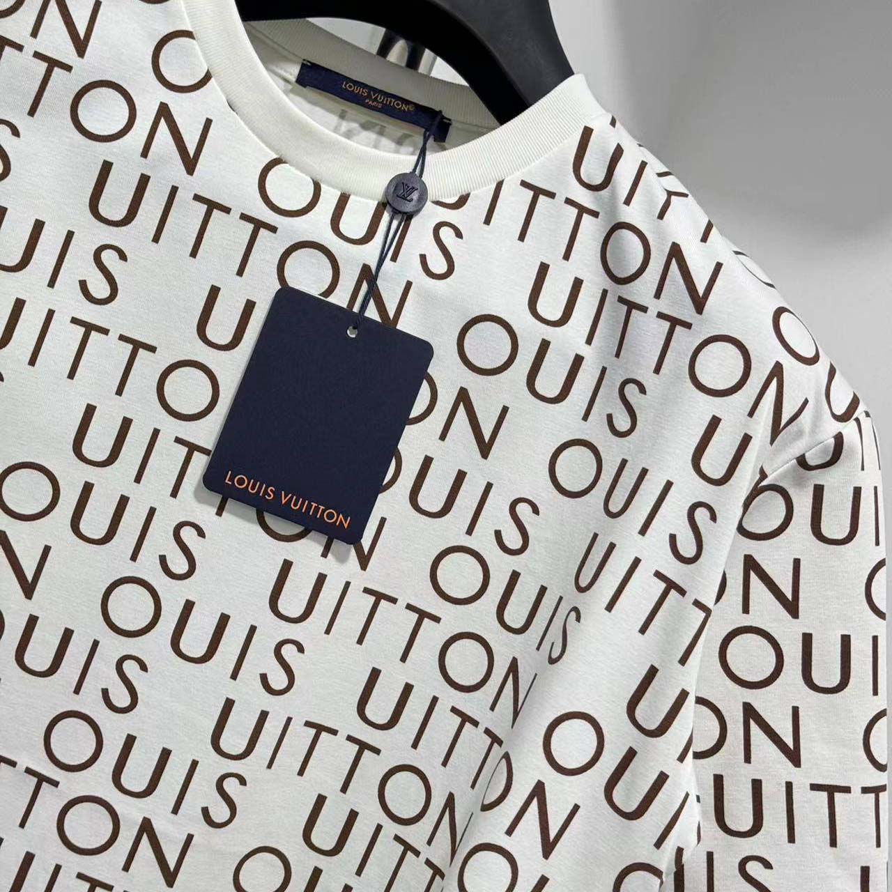 Louis Vuitton T-Shirt  - DesignerGu