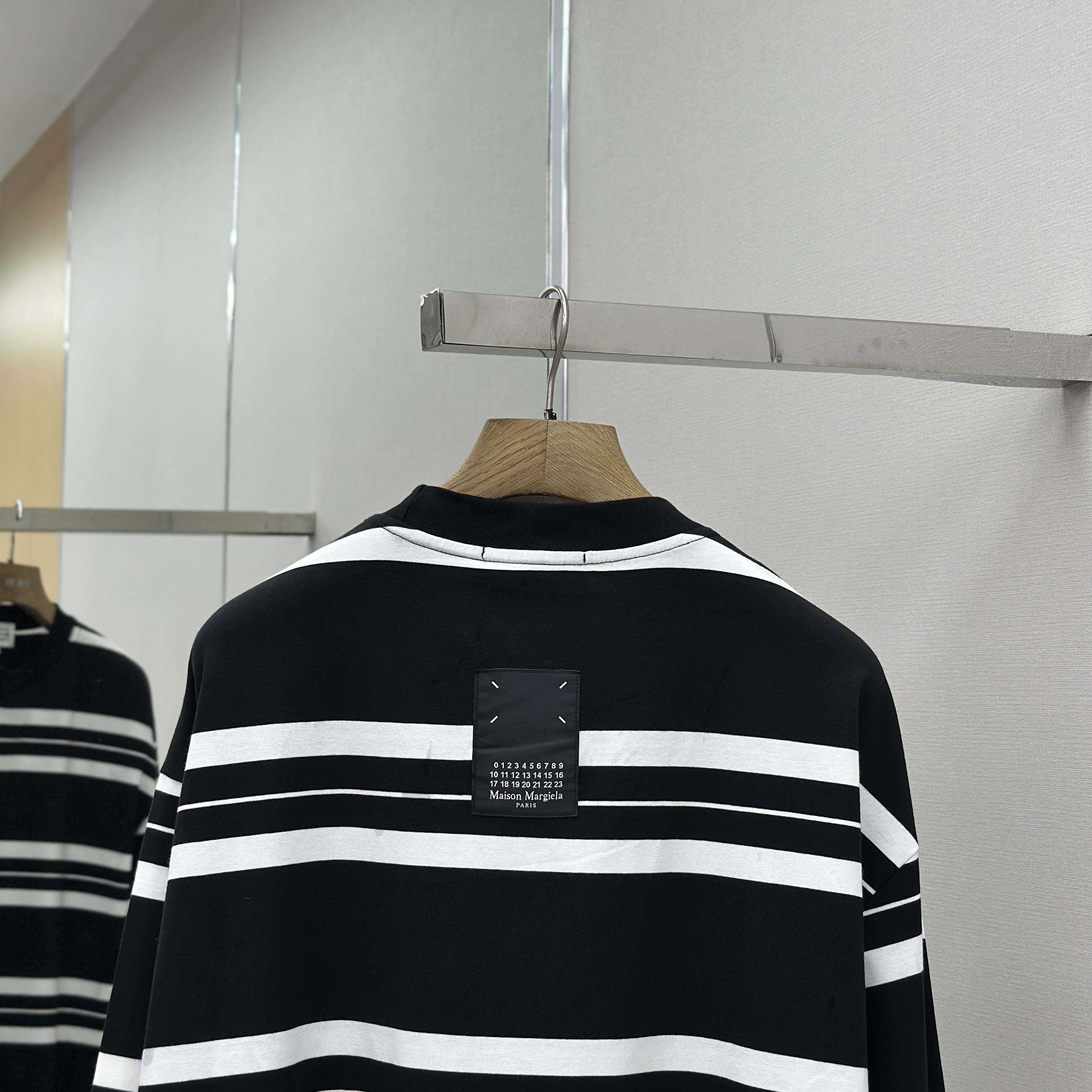 Maison Margiela Striped Long-sleeved - DesignerGu