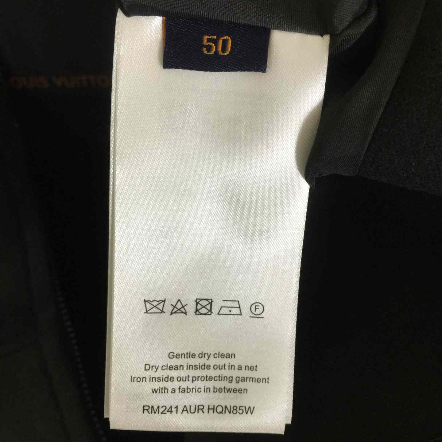 Louis Vuitton Tailored Technical Wool Hooded Blouson   1AIWF7 - DesignerGu